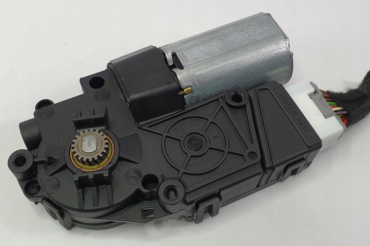 SILNICZEK SZYBERDACHU MERCEDES GLK X204 Car type Passenger cars