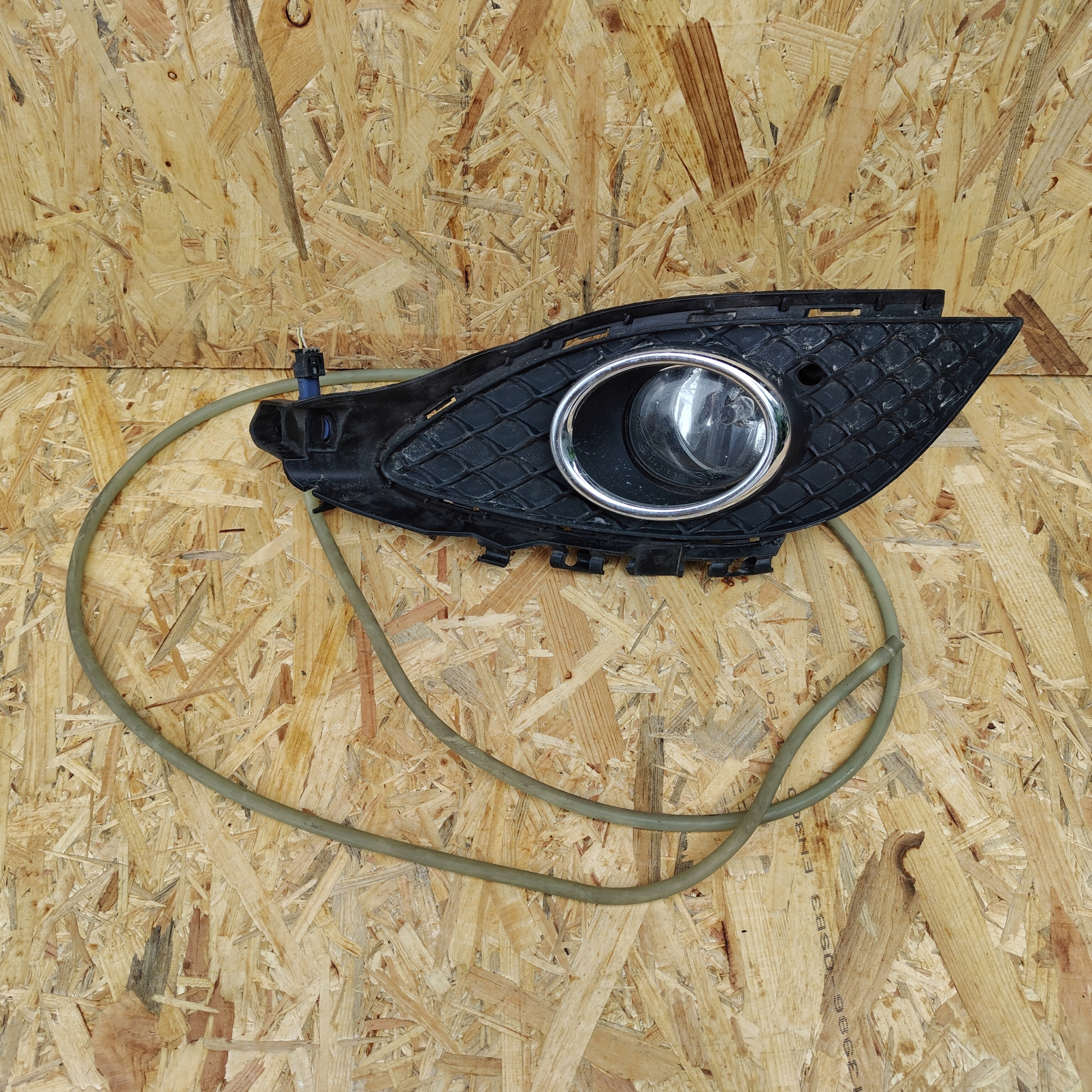 grid of a bumper front right MERCEDES A KLASA A176