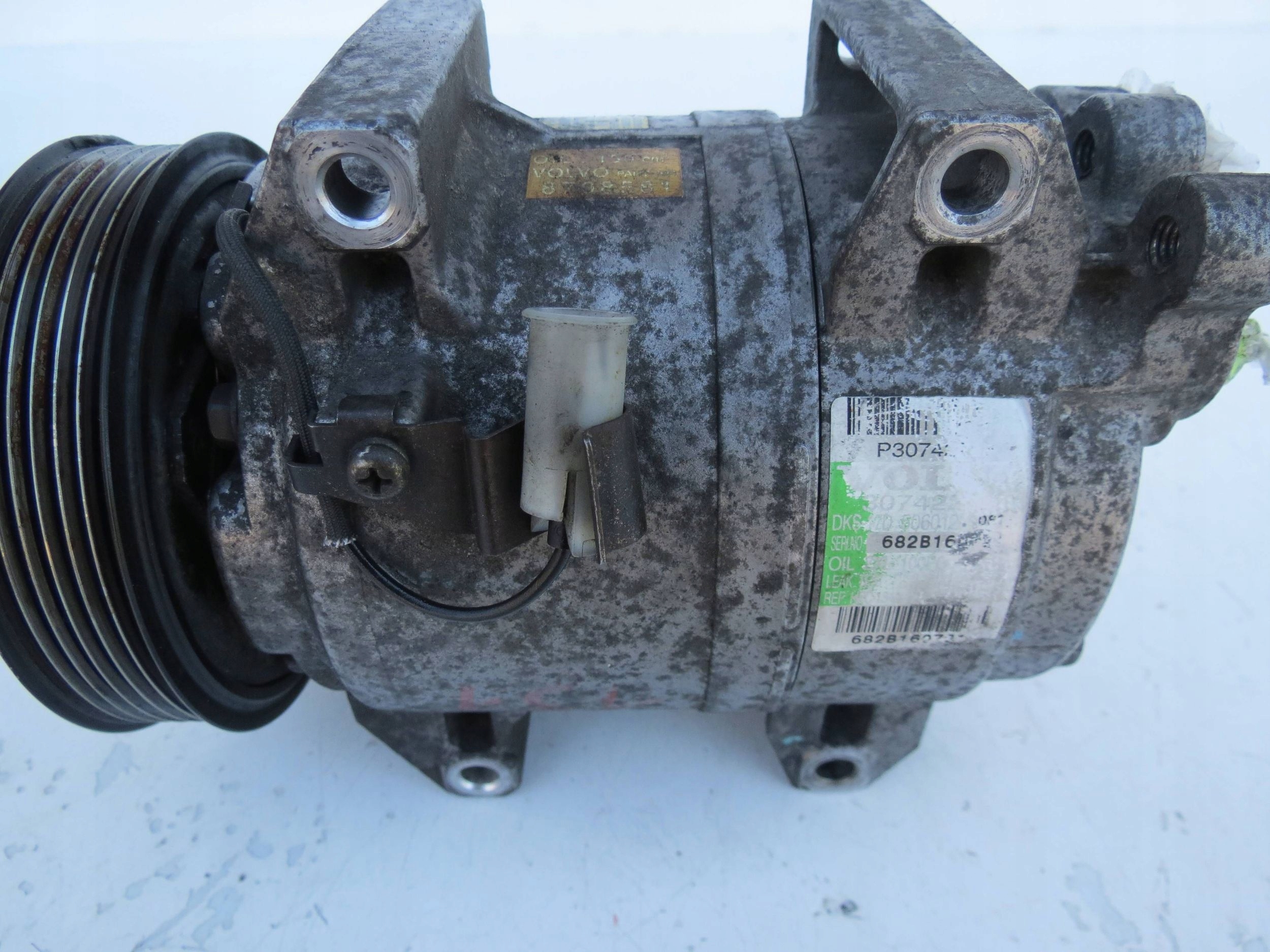 compressor; VOLVO XC70 II CROSS AWD 2.4D 185KM 2000-2007r 8708581