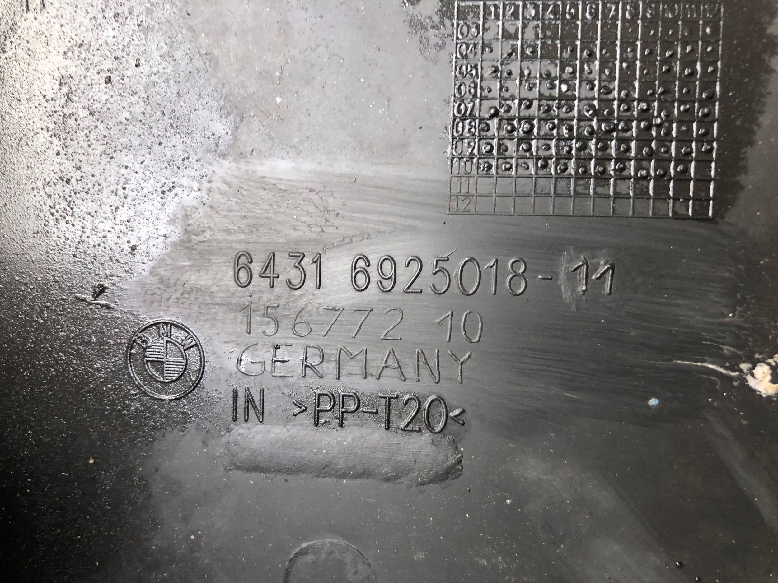 Abdeckung filter rechts BMW E87 6925018
