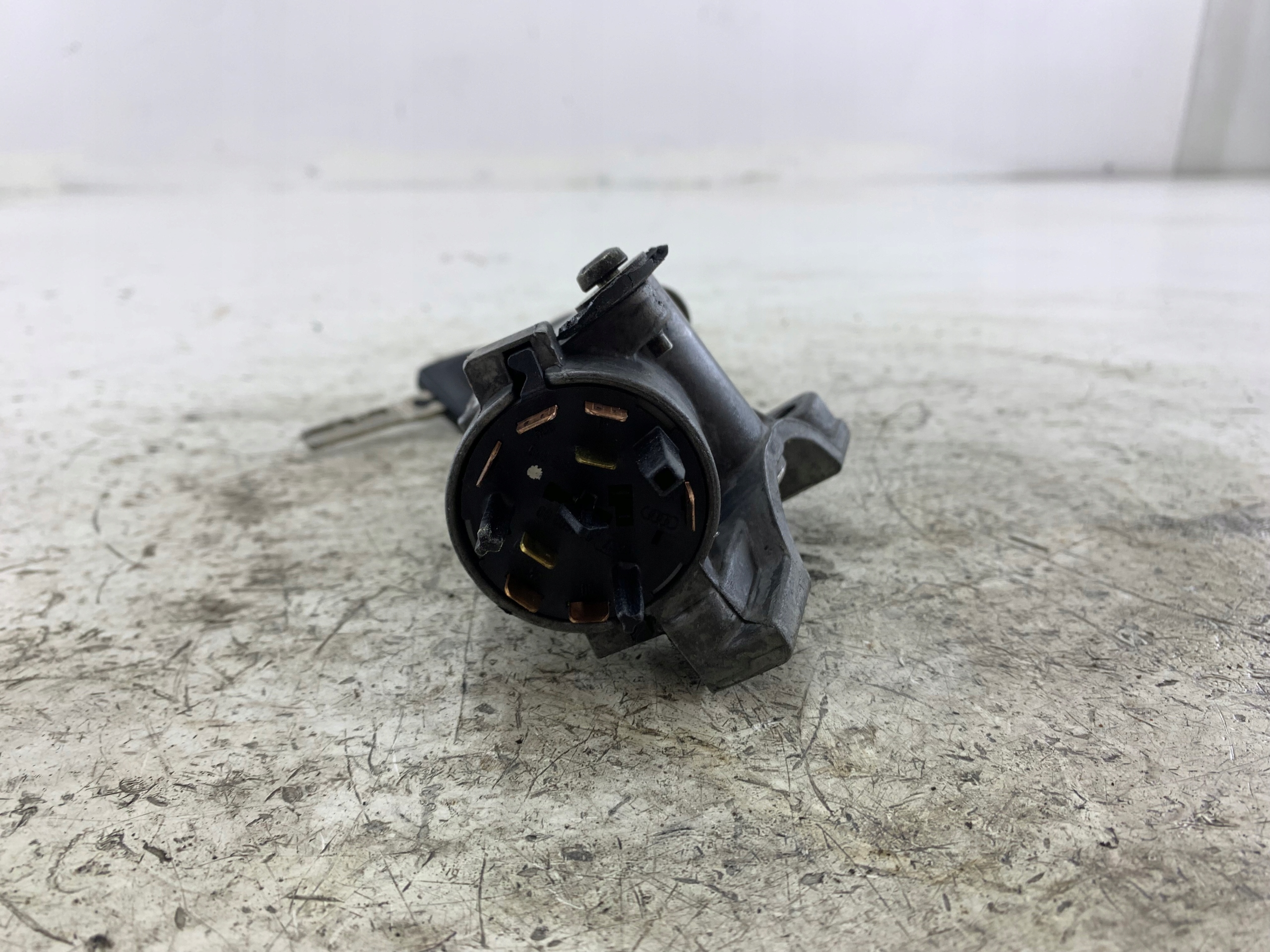 VW PASSAT B5 GOLF IV ignition + key GROT 4B0905851C