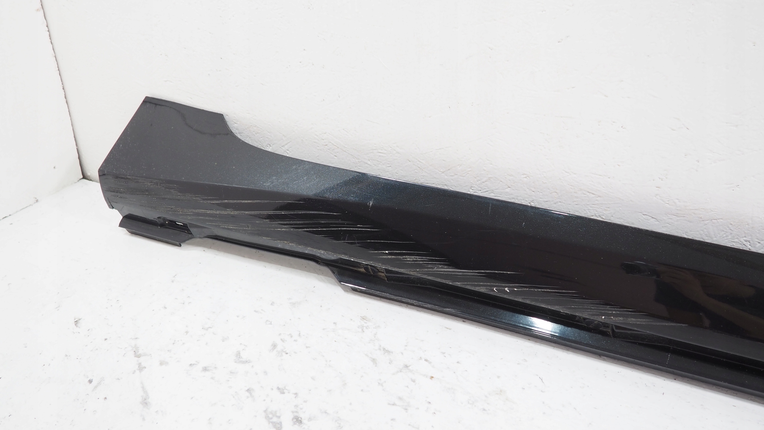 Audi A6 C8 moulding threshold right 4K0853856