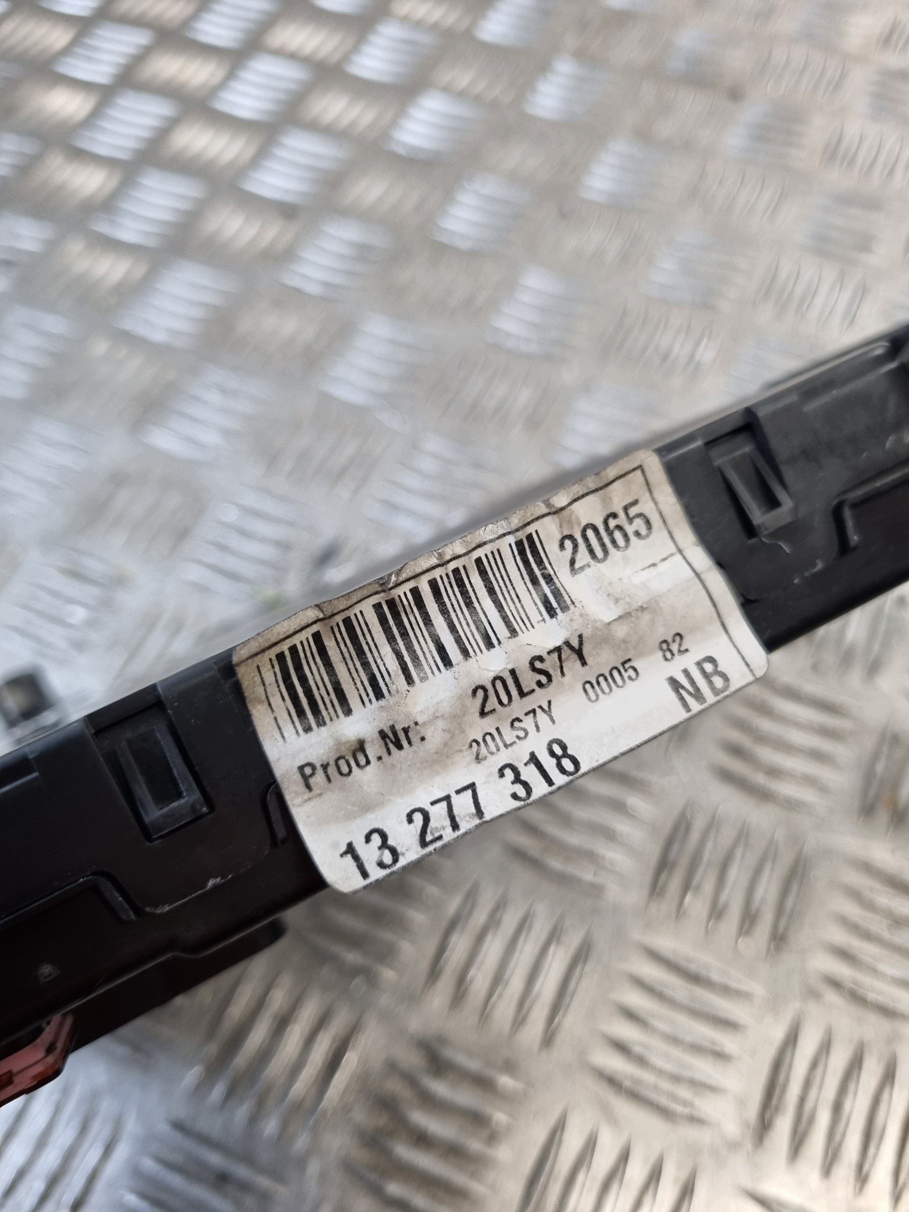 Module fusibles BSI 13277318 OPEL INSIGNIA A 2.0 CDTI