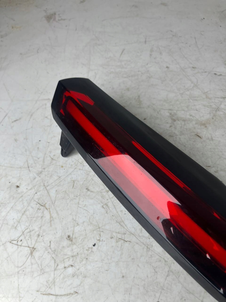 light right rear part to the bonnet CITROEN C4 III 9831120580