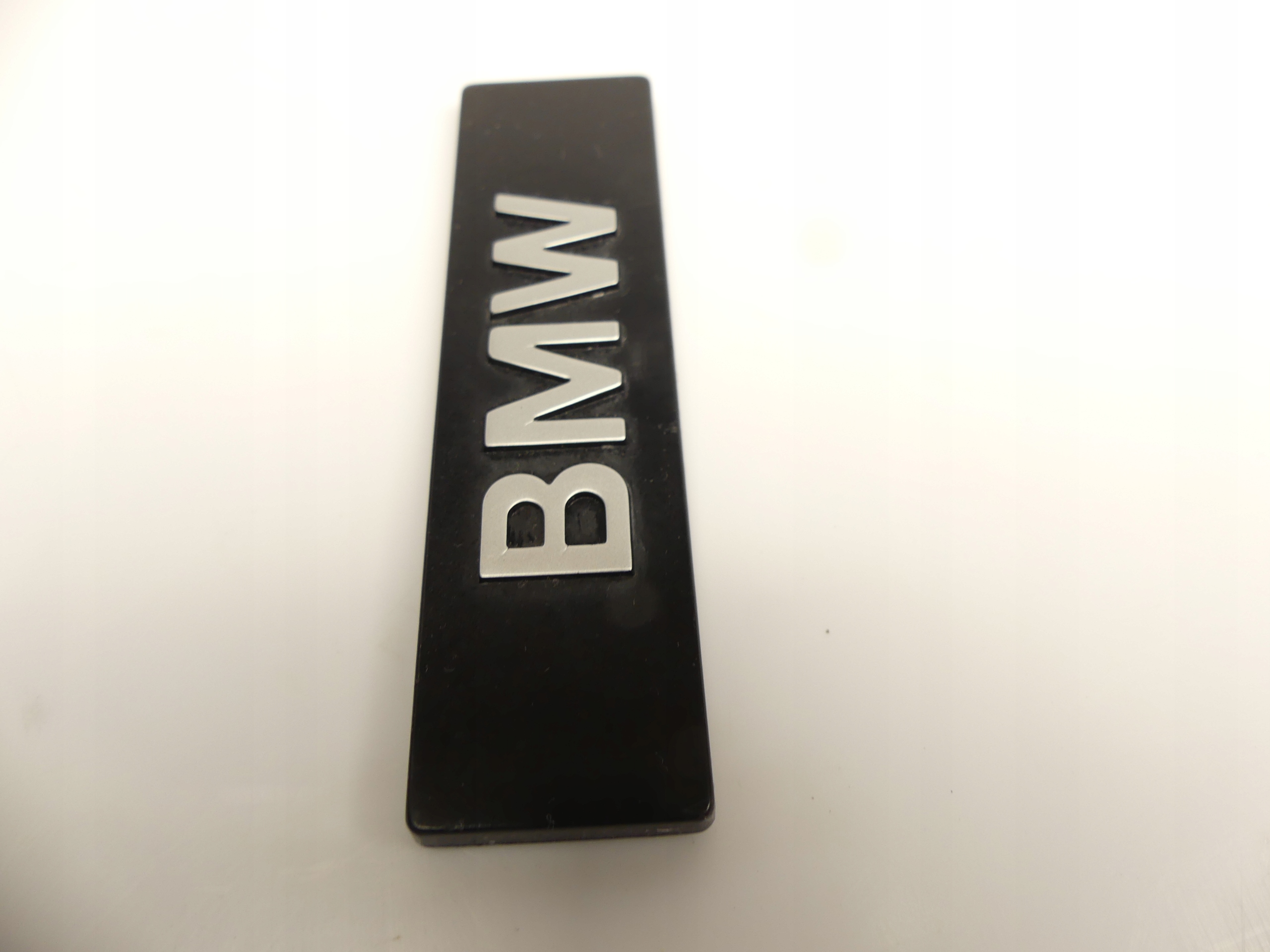 EMBLEMAT LOGO ZNACZEK NAKŁADKA WYPEŁNIENIE NALEPKA 25426 BMW 9 x 2.5 cm Producent BMW oe