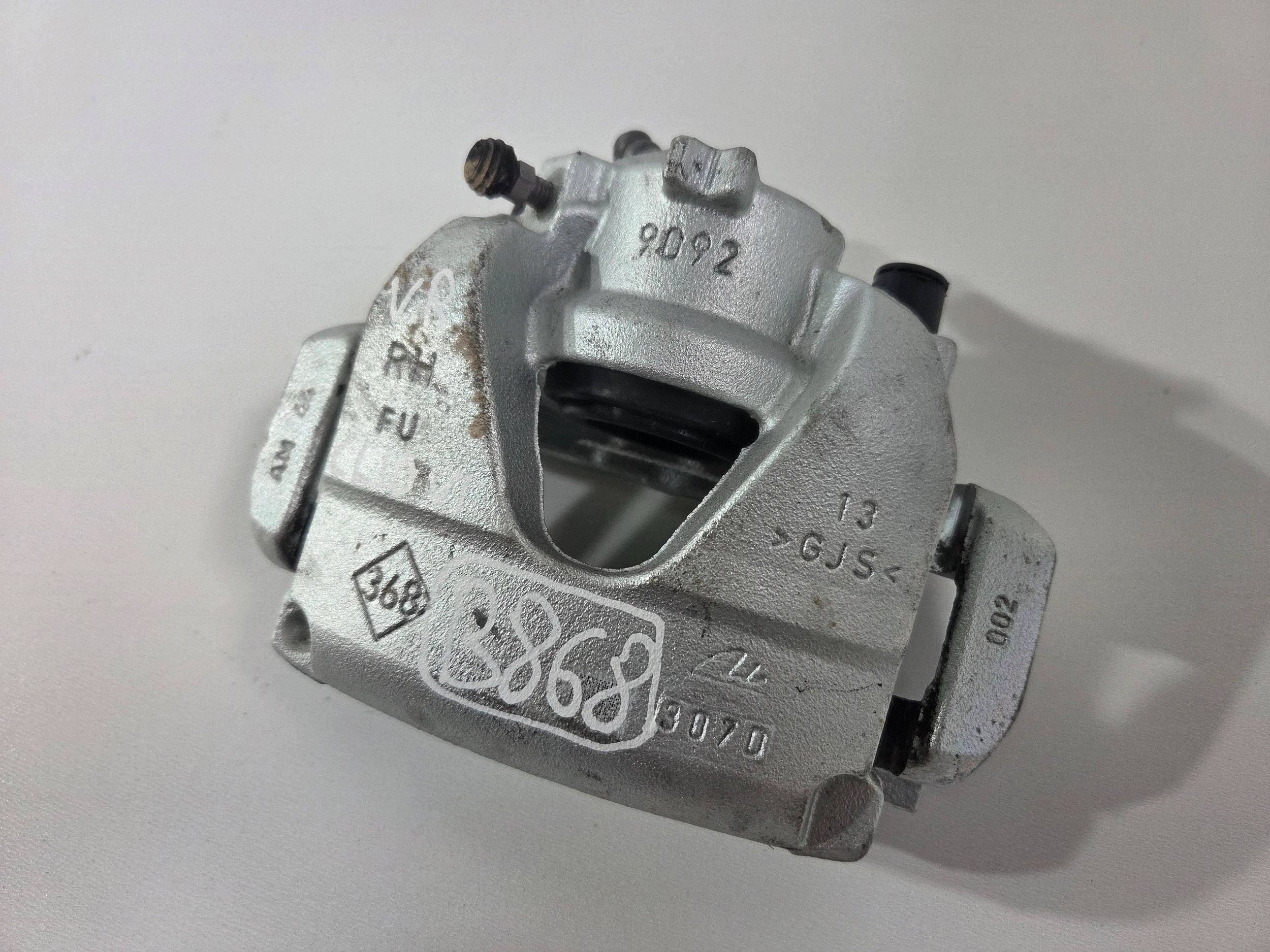 Renault Clio VI 2026r caliper brake front right (B868)