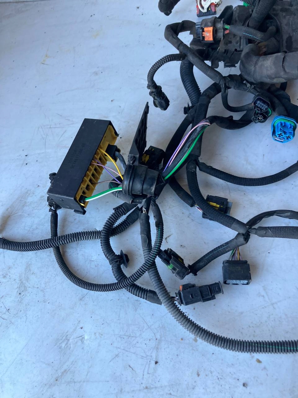 bundle wiring KOMORY of the engine CITROEN C4 PICASSO II 1.6 E HDI semi-automatic transmission