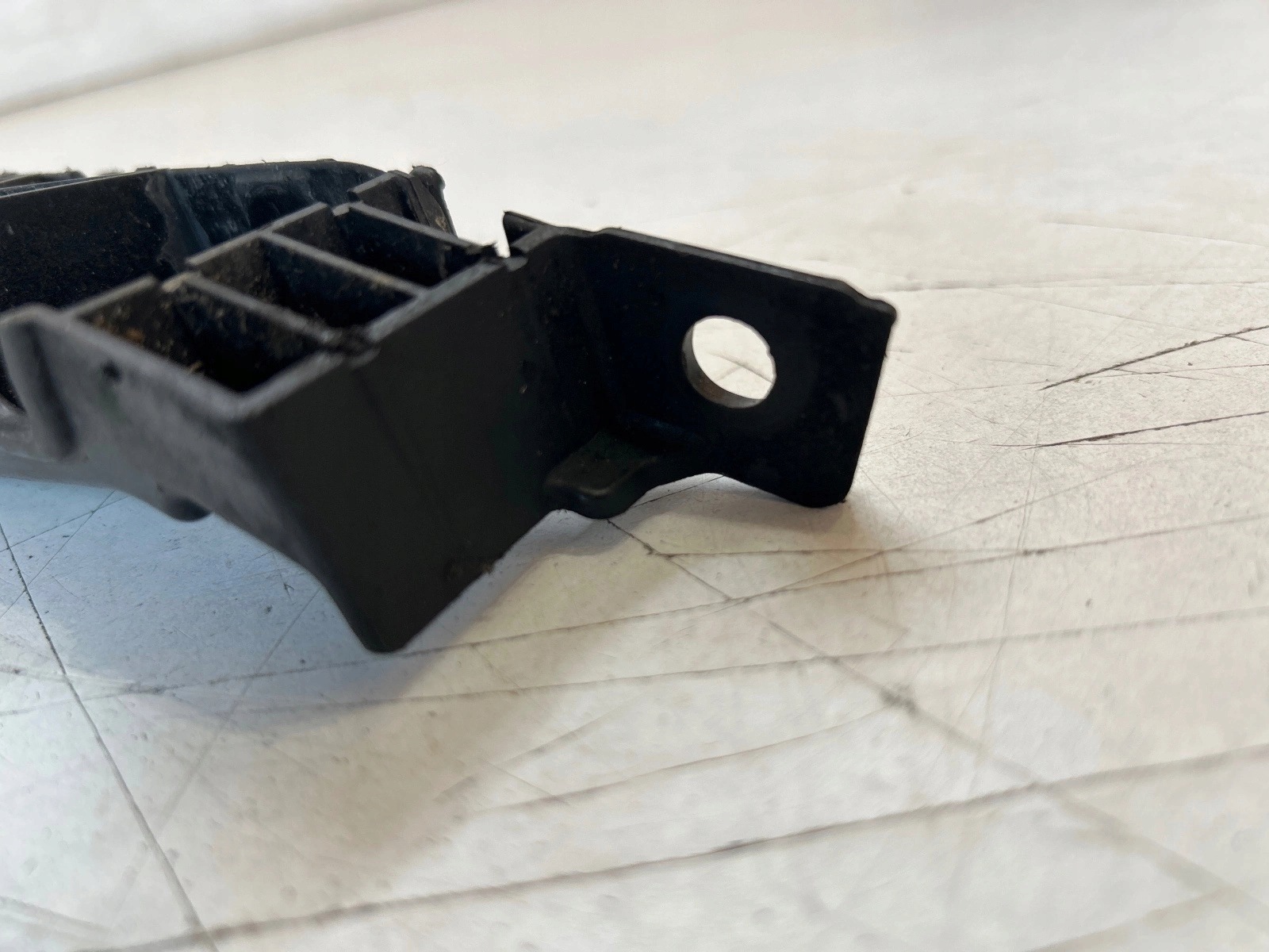 bumper bracket front left Hyundai Inoniq IV Lift 2022r
