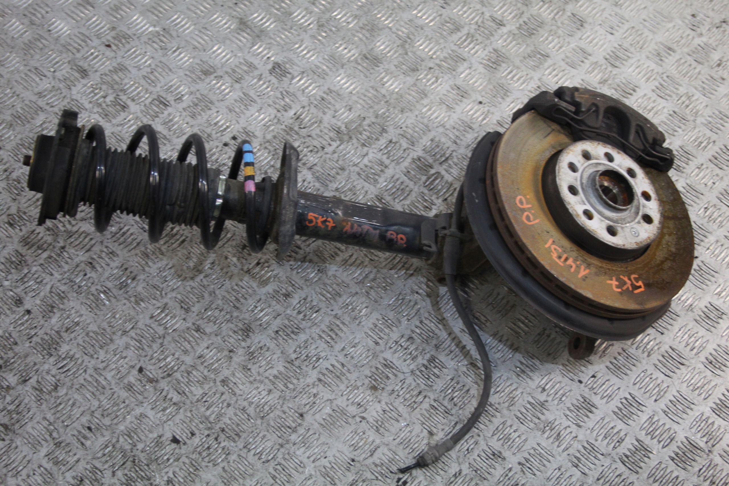 swing shock absorber front VW GOLF VI 5K7 CABRIO