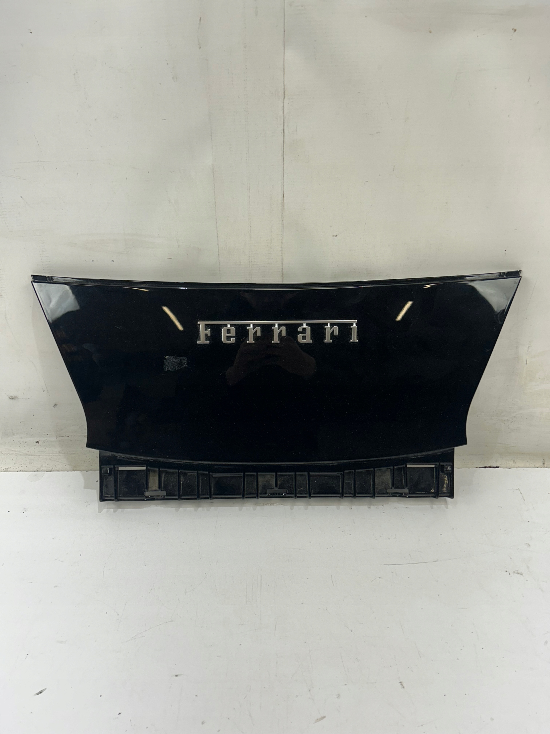 FERRARI EMBLEMAT LOGO ATRAPA 89274800