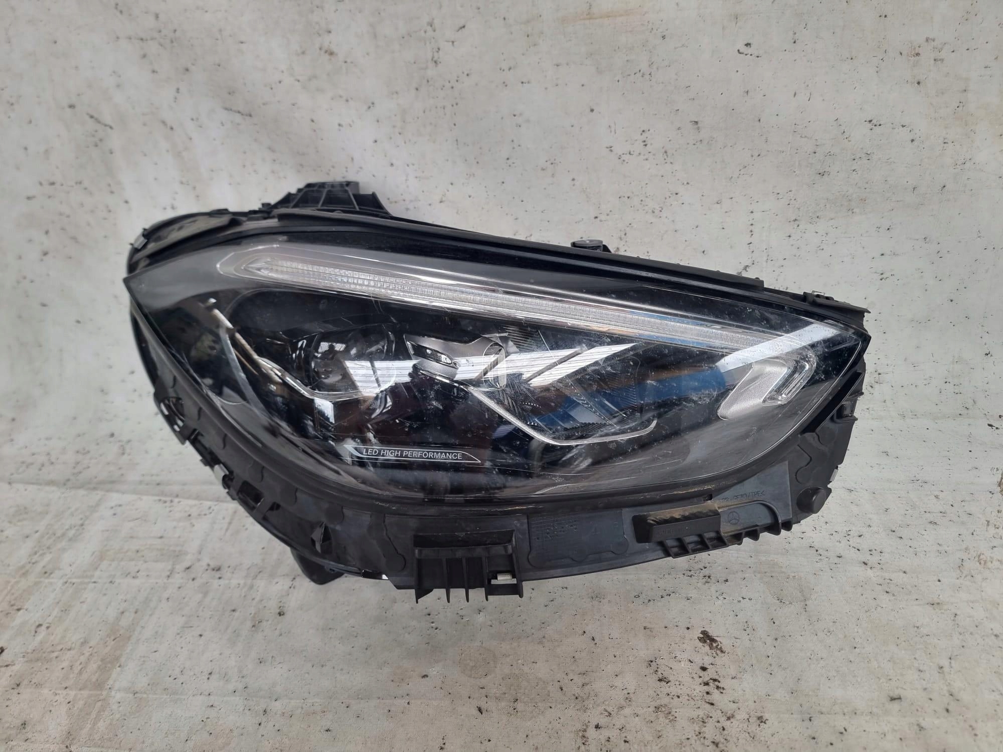 MERCEDES C-KLASA W206 21- FULL LED HIGH PERFORMANCE light right front