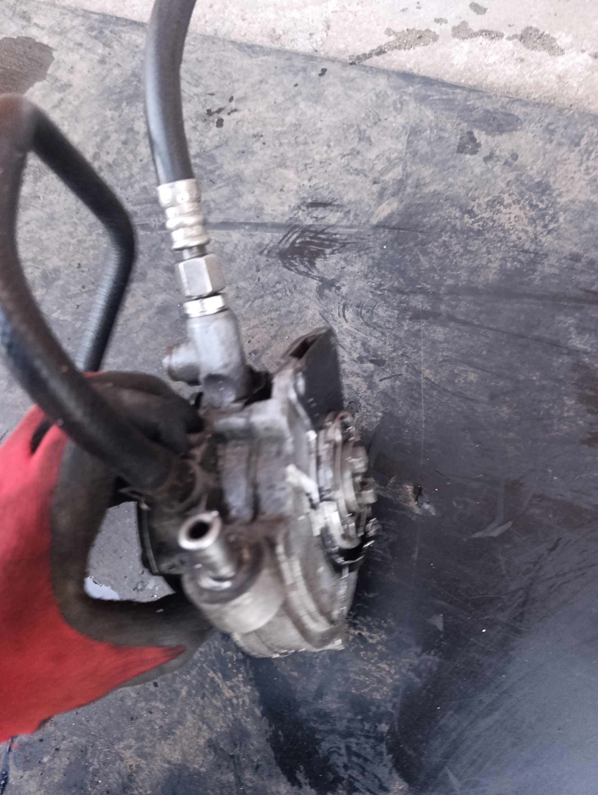 VW T5 2.5 TDI pumpa VACUM