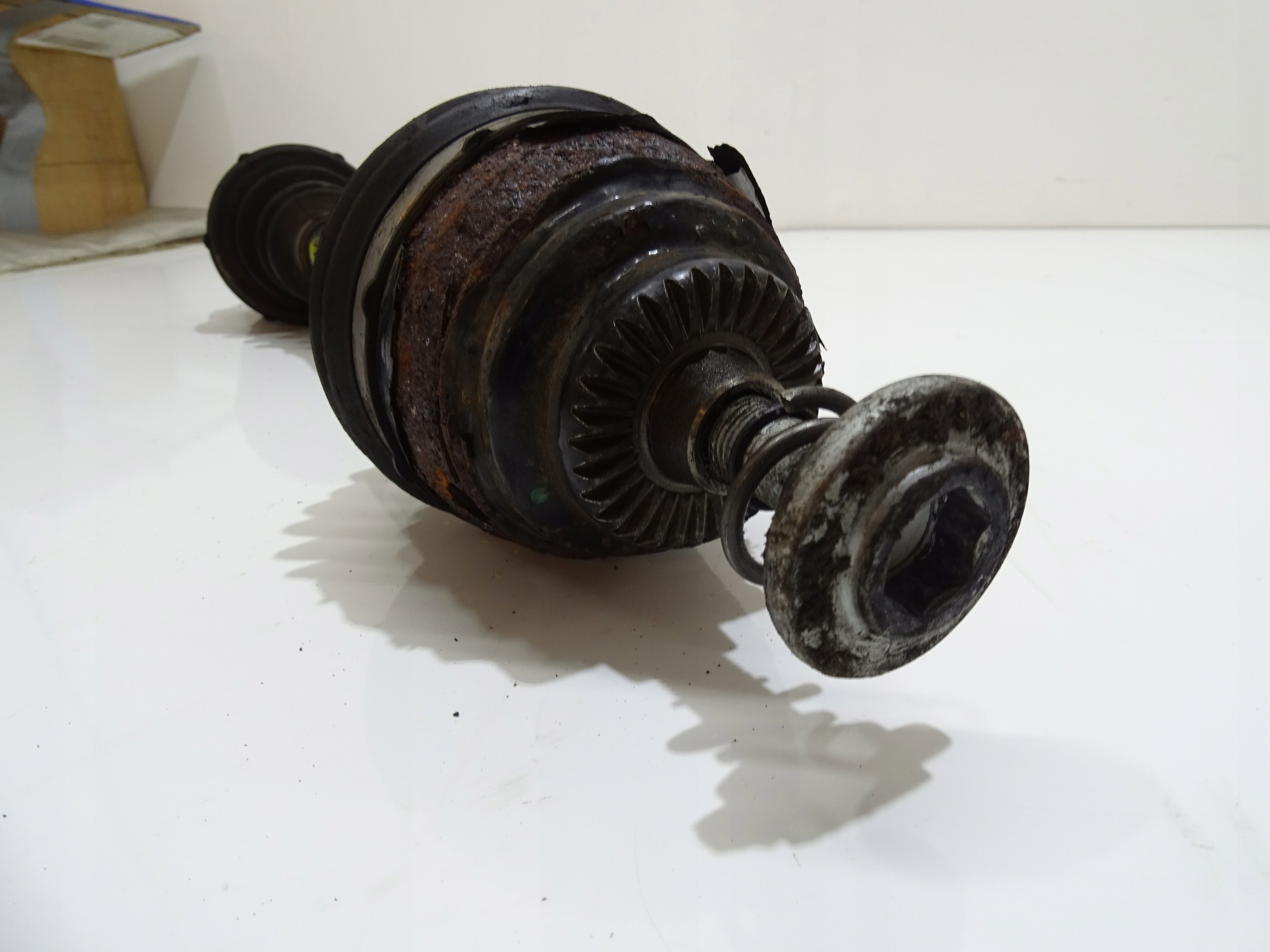 semi-axis left front BMW 2 F45 B47C20A 8611939 AUTOMAT