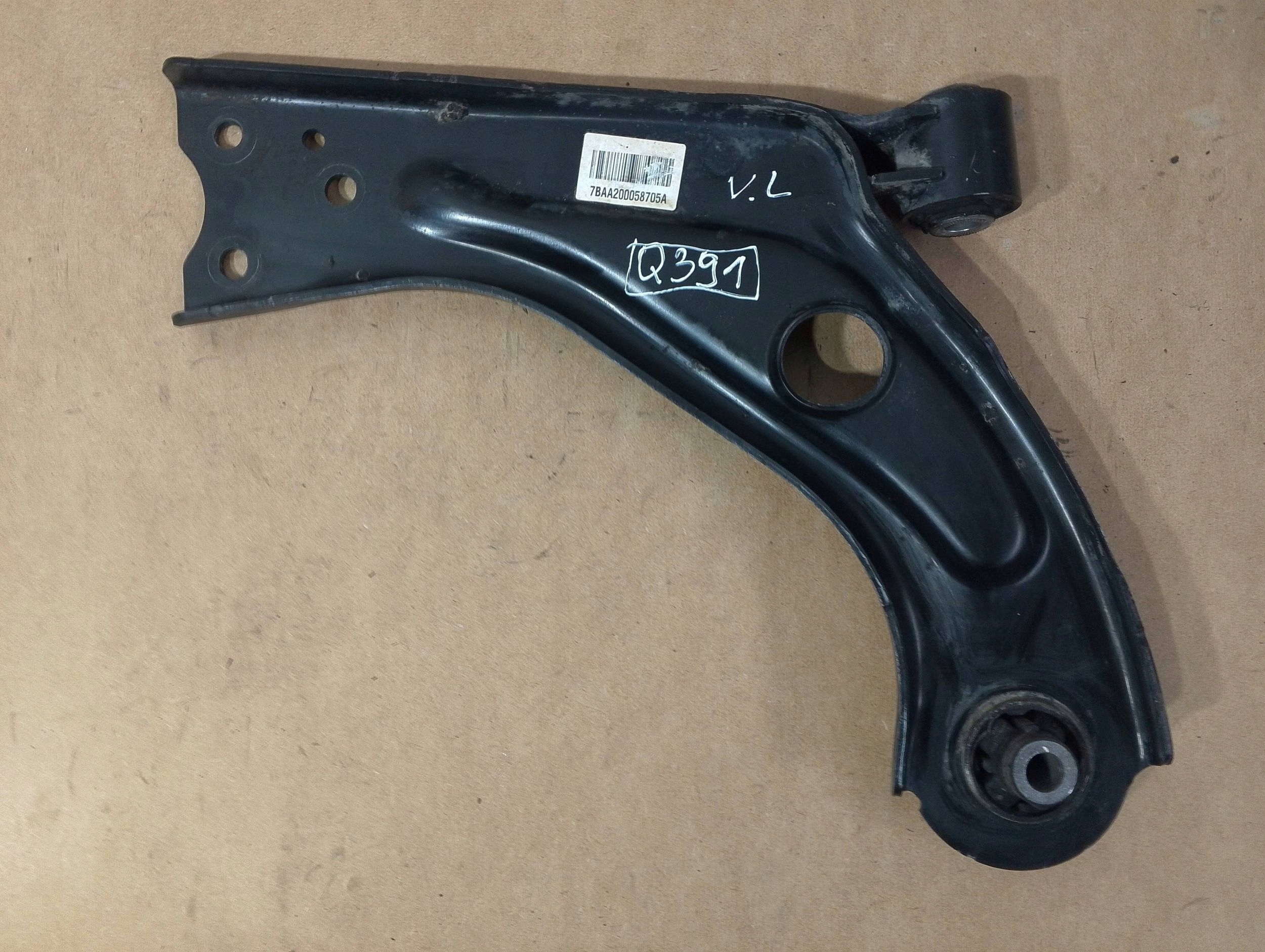 Peugeot 308 T9 arm front right 7BAA200058705A (Q391)