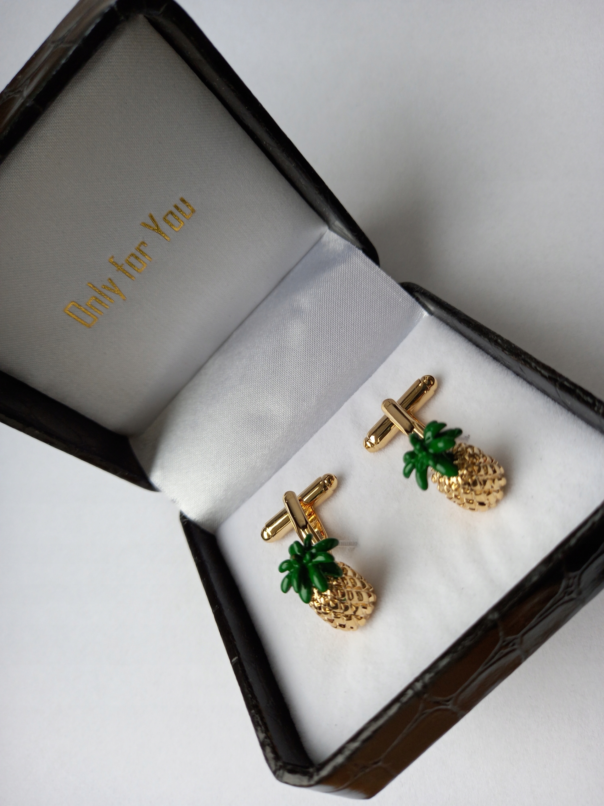 Zlaté manžetové knoflíčky pro gurmána Ananas