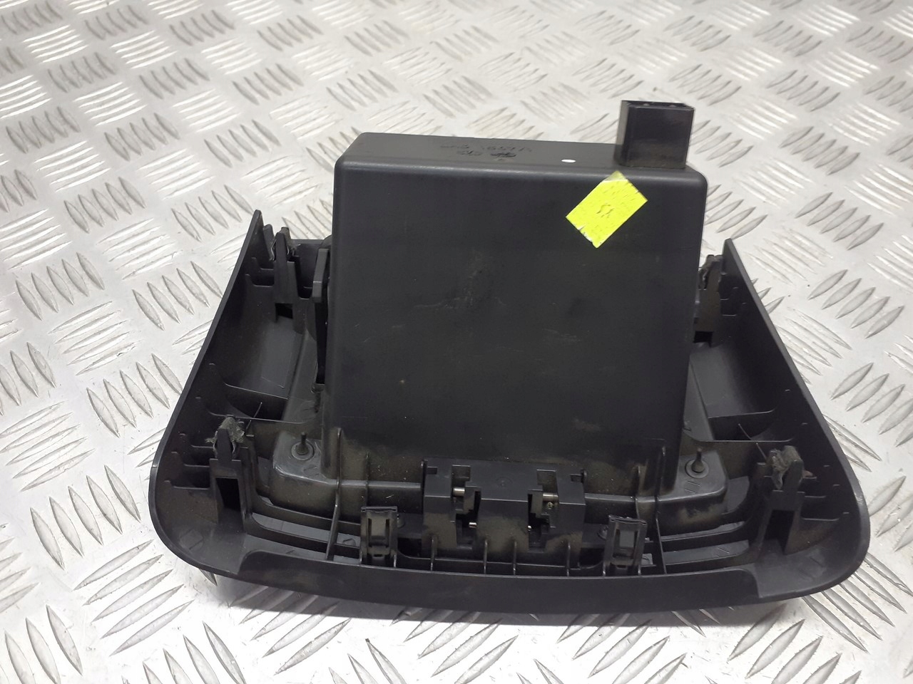 бардачок kia CEED I 1.6 845501H000