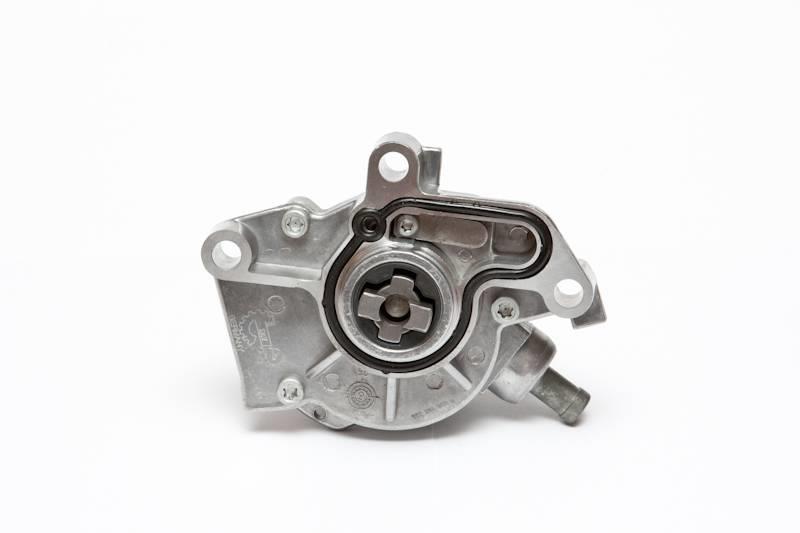 18SKV004 - ВАКУУМНЫЙ НАСОС AUDI VW 038145101A