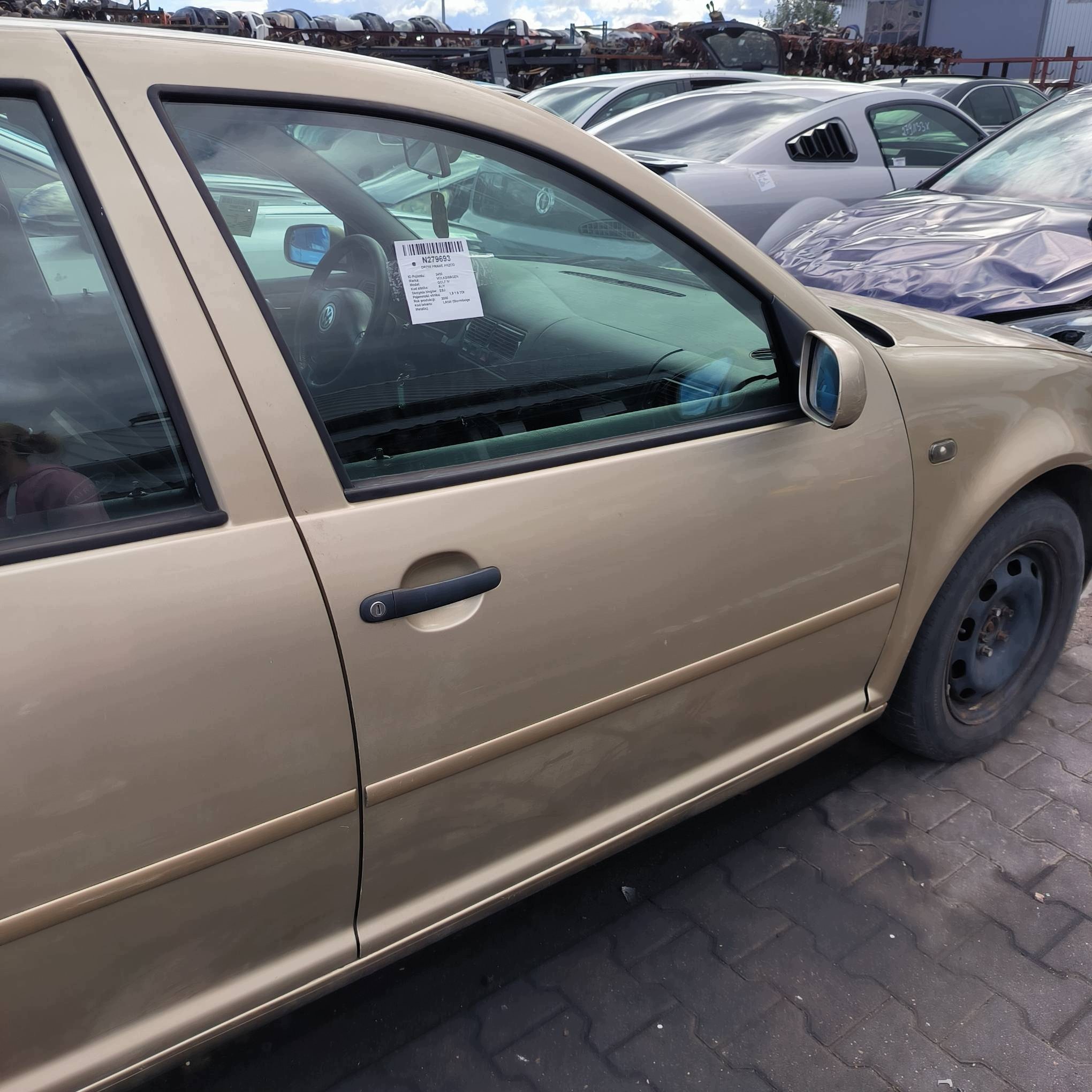door right front LA1W VOLKSWAGEN GOLF IV