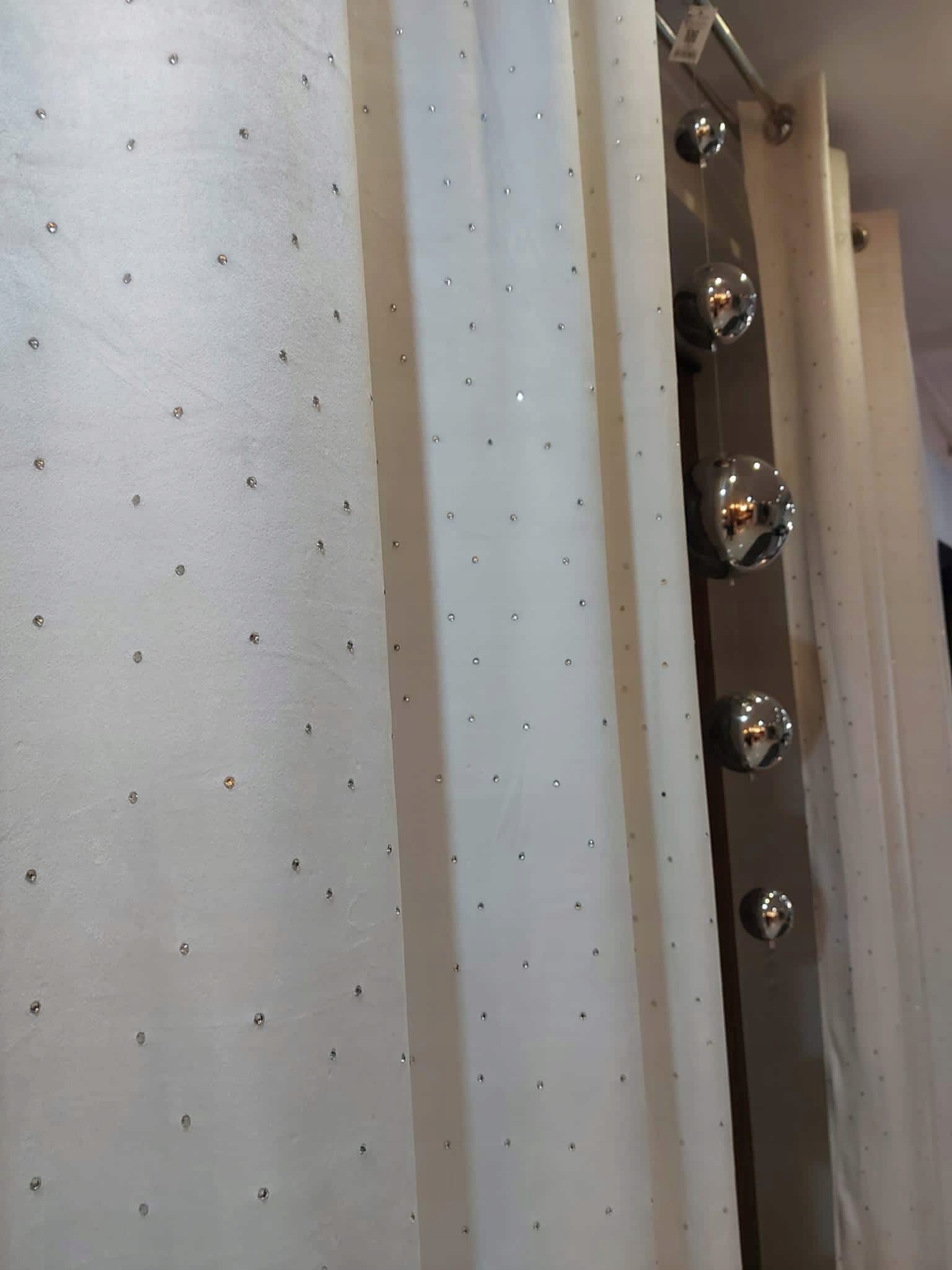 

Zasłona welur cyrkonie 140x250 brudn biały Crystal