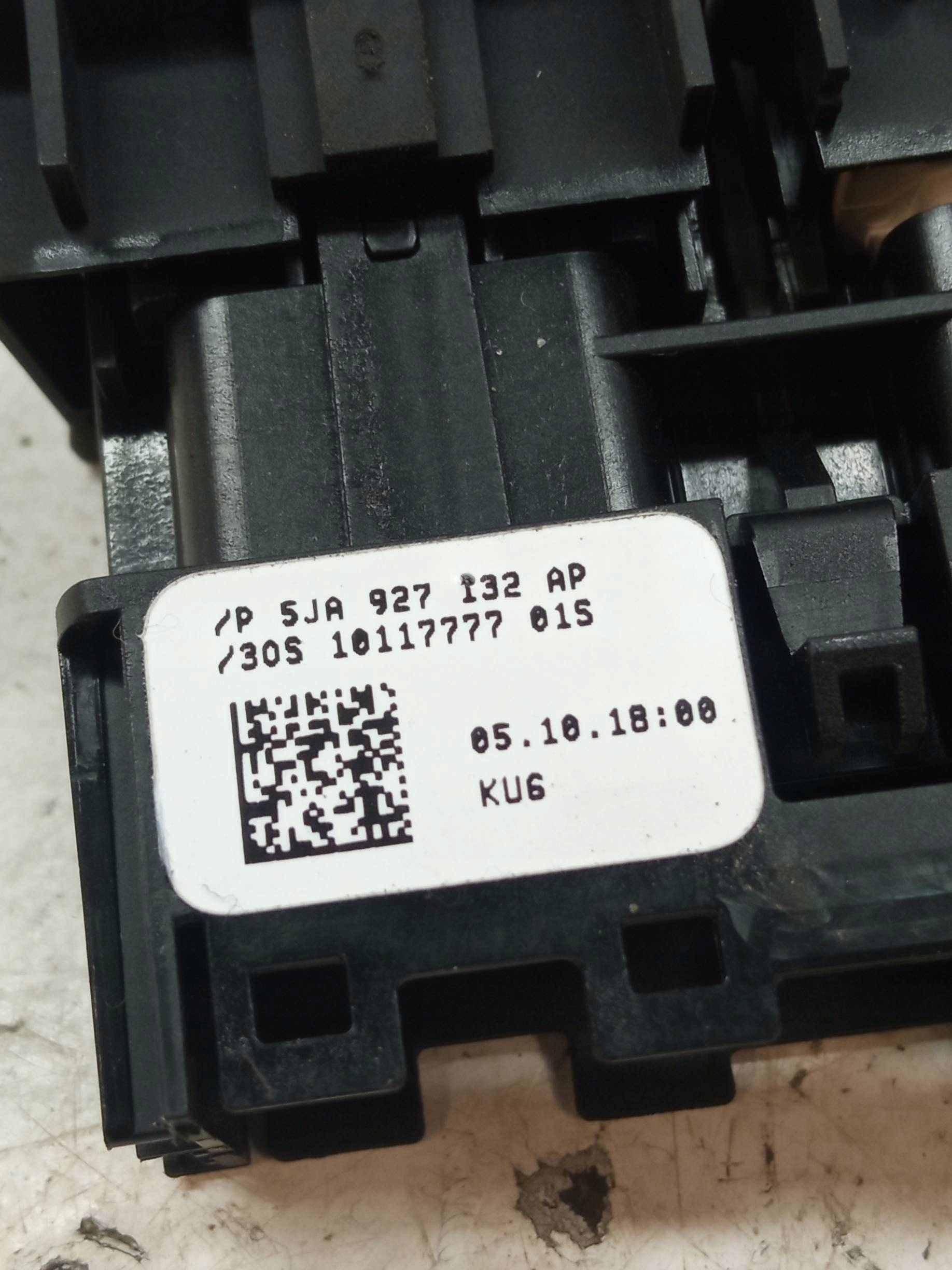 control panel light switch of a lock KPL 5JA927132 Skoda Rapid and