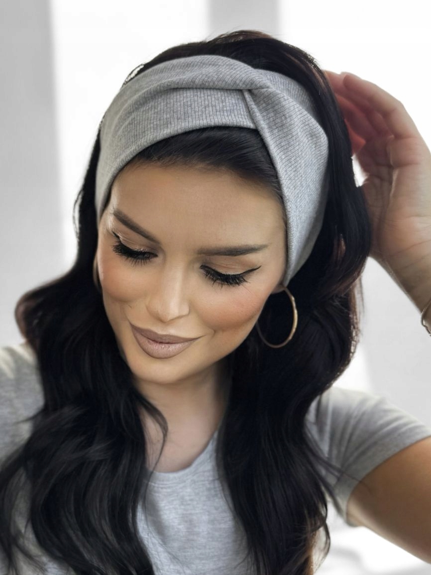 OPASKA DAMSKA NA GŁOWĘ USZY CIENKA LEKKA WYGODNA PRZEPLATANA PRĄŻEK KOLOR Rozmiar uniwersalny