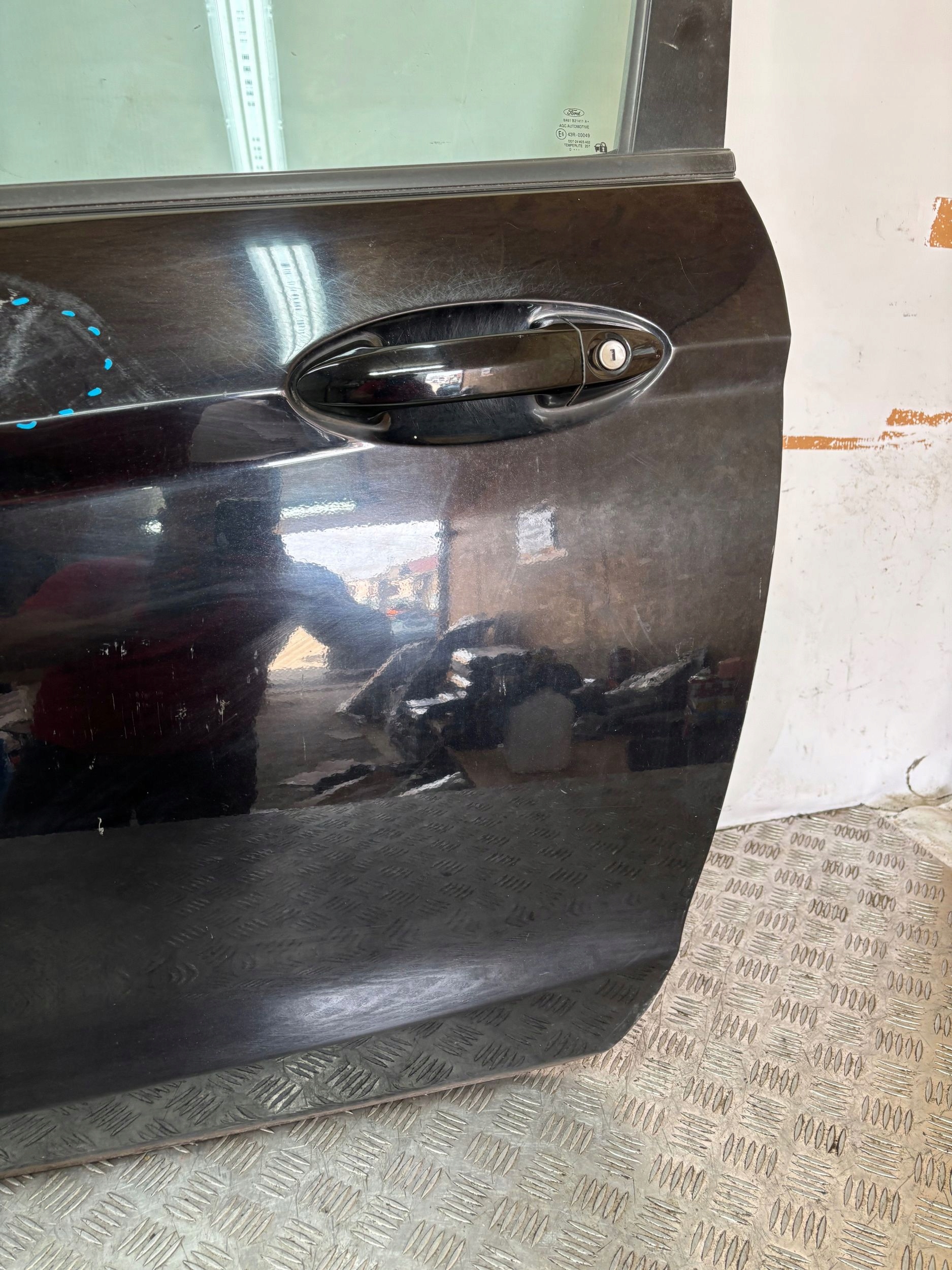 door left FORD FIESTA MK7 3D 09