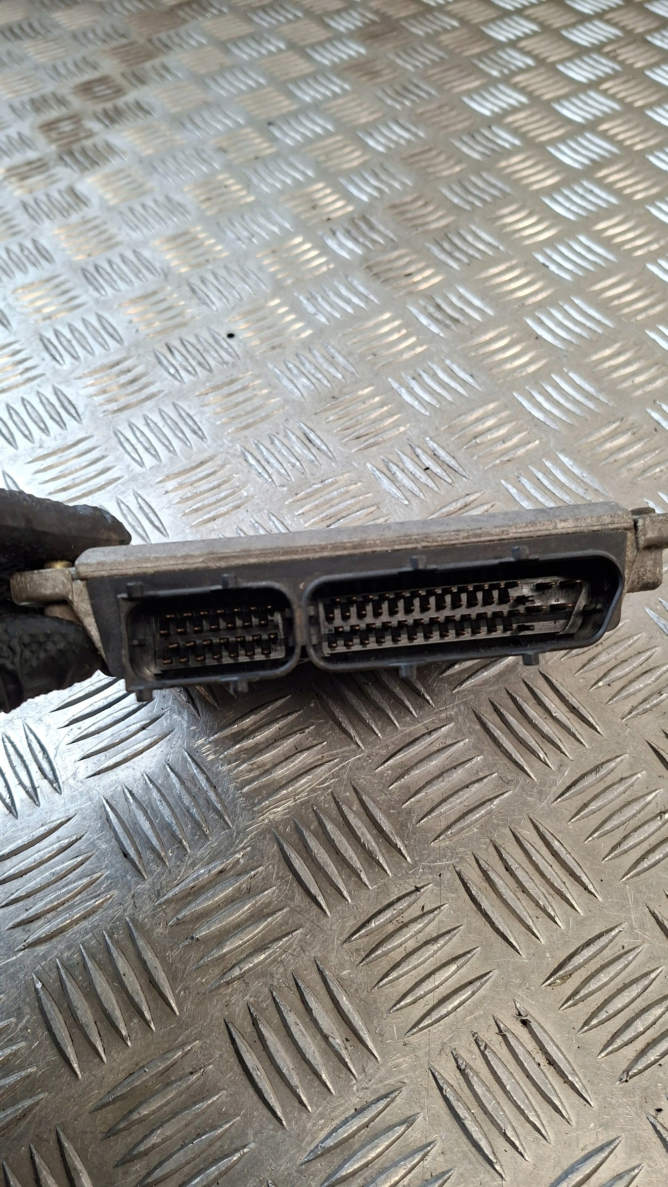 unité de commande électronique uce moteur AUDI A3 8L 1.9TDI