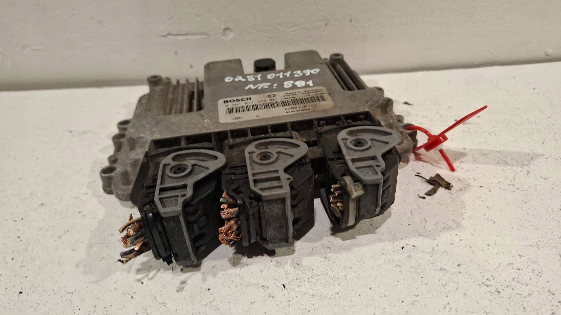 control unit of the engine computer 0281011390 Renault 1.9 DCI