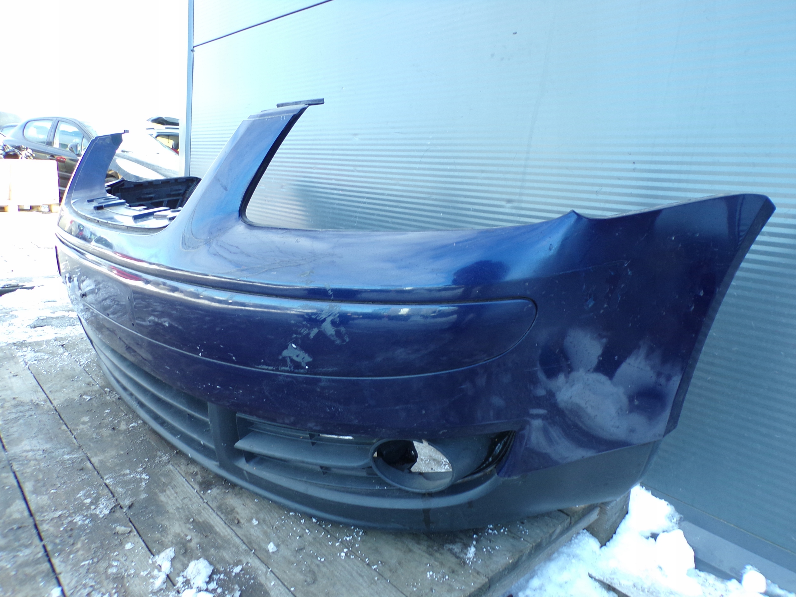 front bumper front VOLKSWAGEN TOURAN 1 and colour LB5N