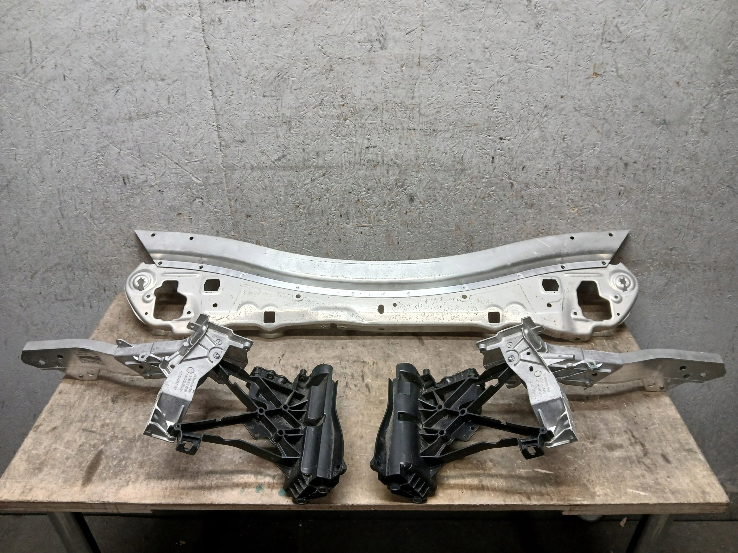 support panel for radiators MERCEDES E KLASA W213 A213 A2136260600