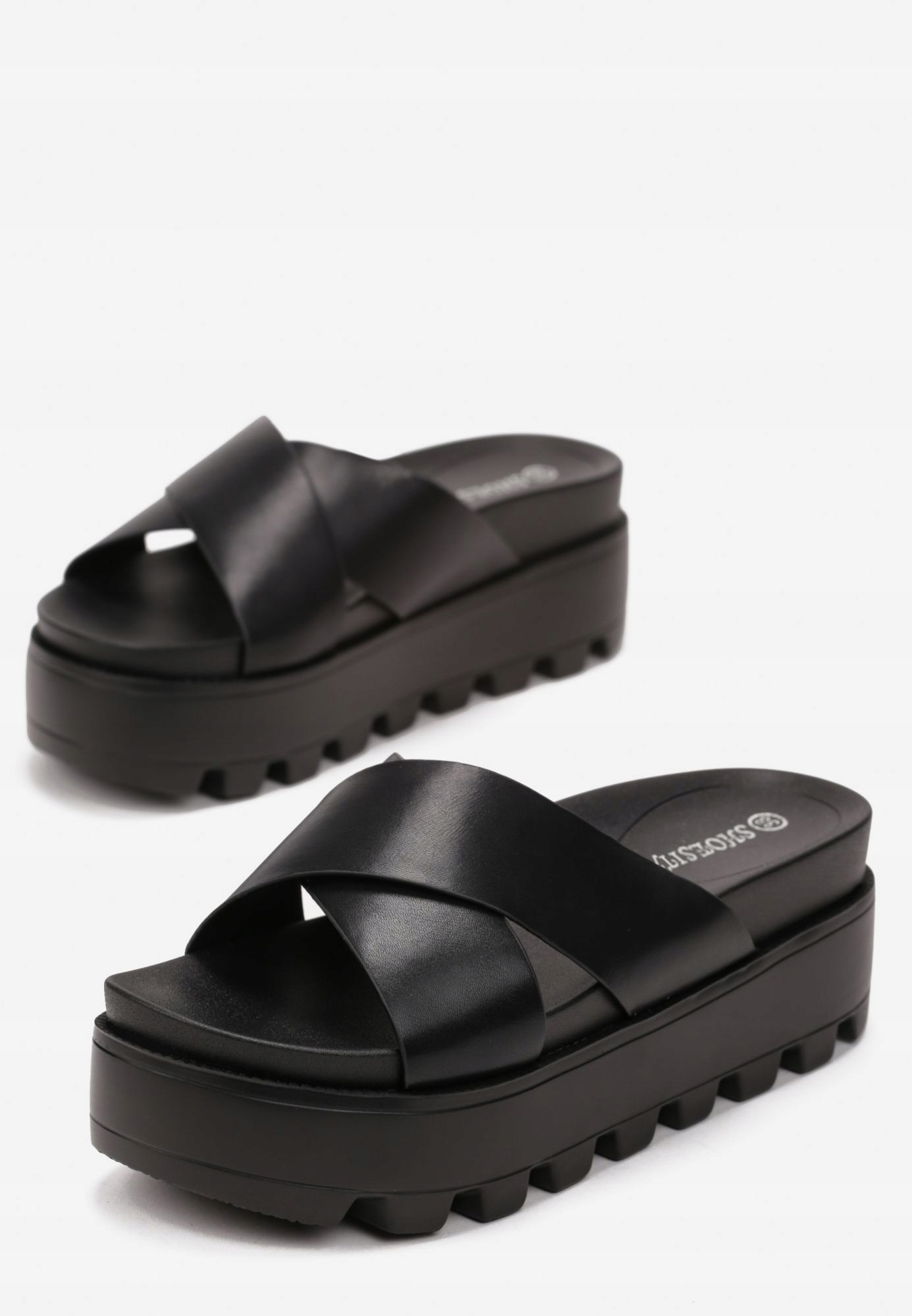 

Renee Czarne Klapki damskie 41 Metaliczny