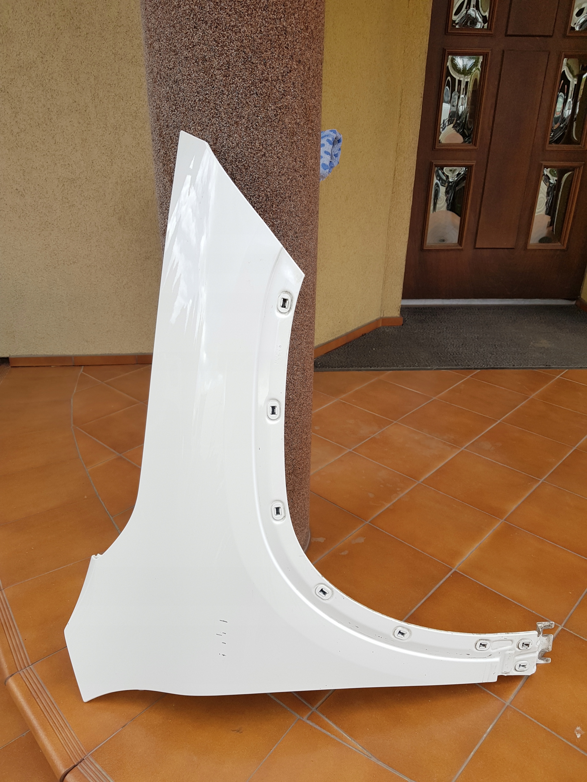 MERCEDES GLA 247 W247 BŁOTNIK PRAWY PRZEDNI PRZÓD