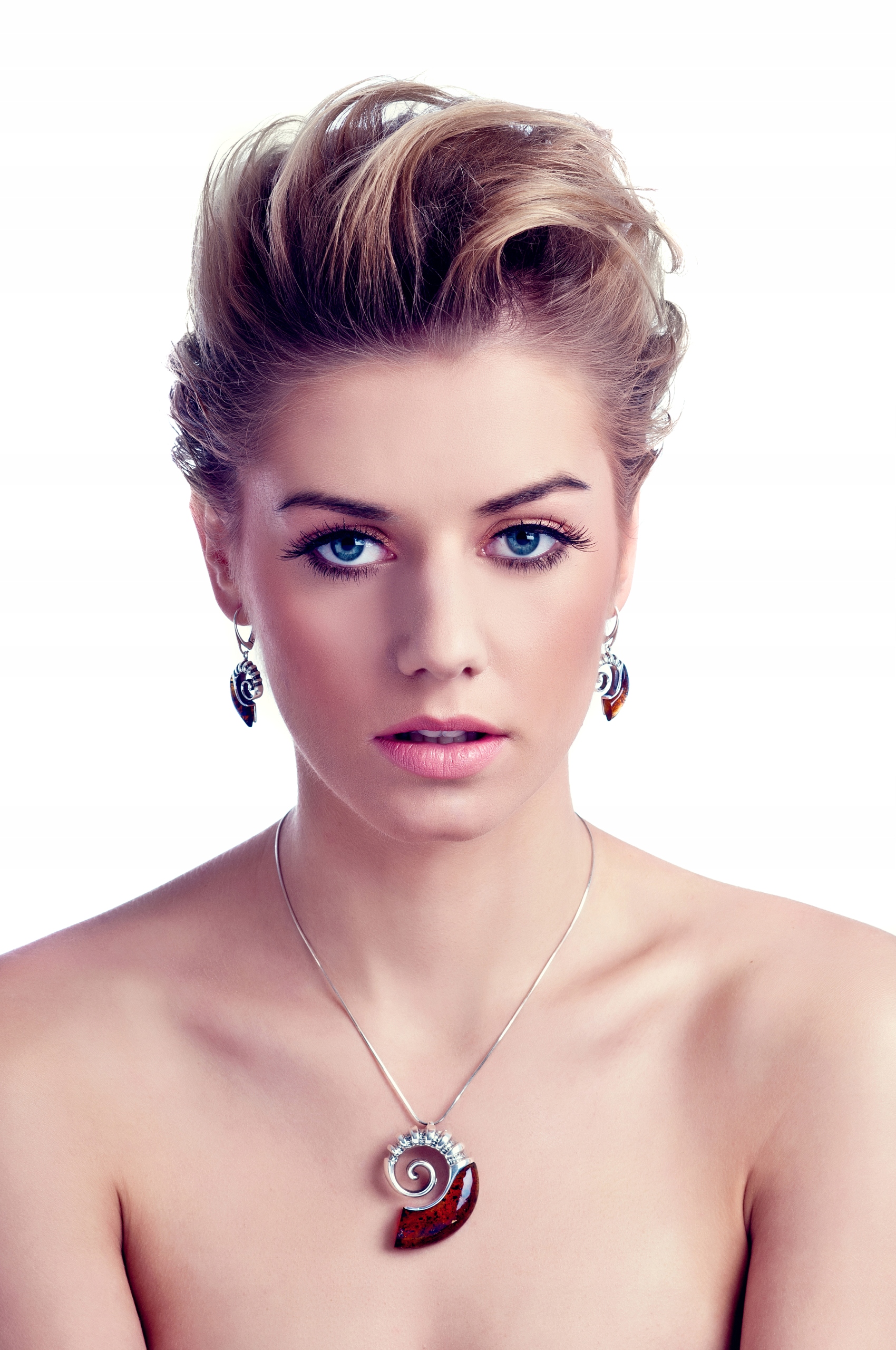 Stříbrný Amonitový Přívěsek S Jantarem