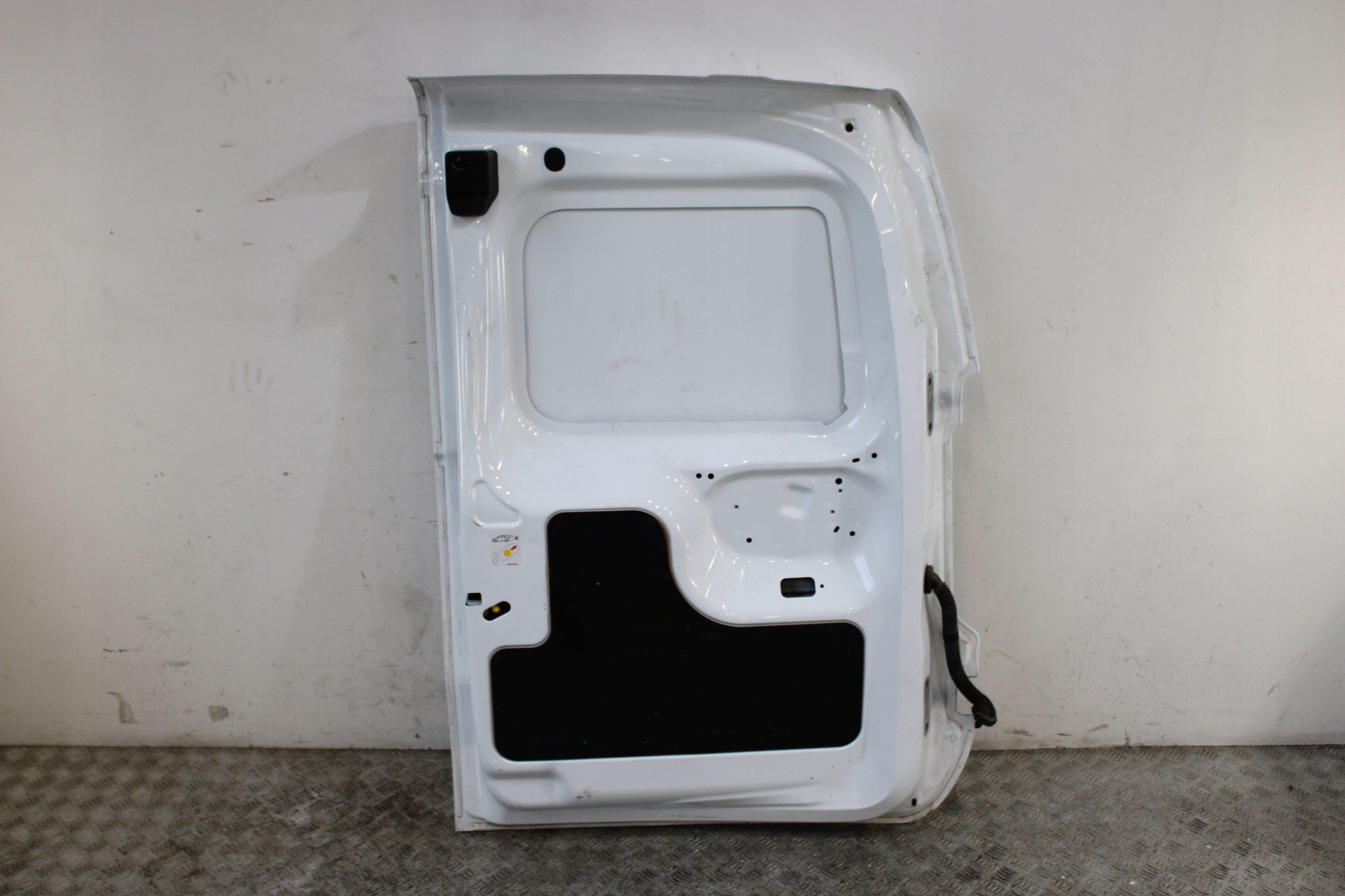 door complete left rear part rear. FORD TRANSIT COURIER MK2 2024