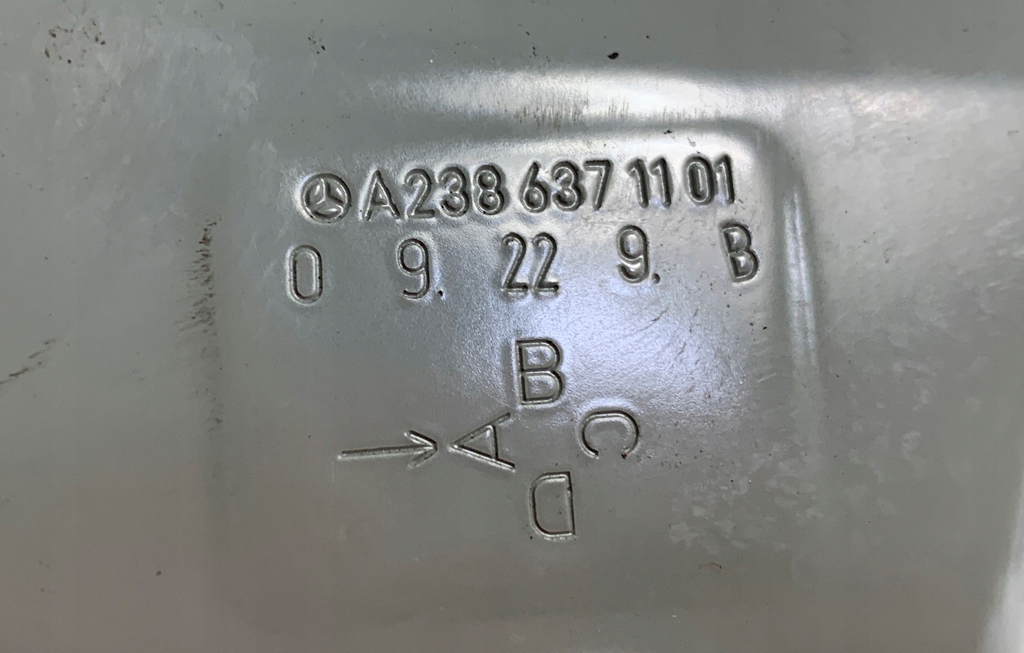 MECEDES E COUPE 238 17 NADKOLE LEWE TYŁ WEWNĘTRZNE Producent części Mercedes-Benz OE