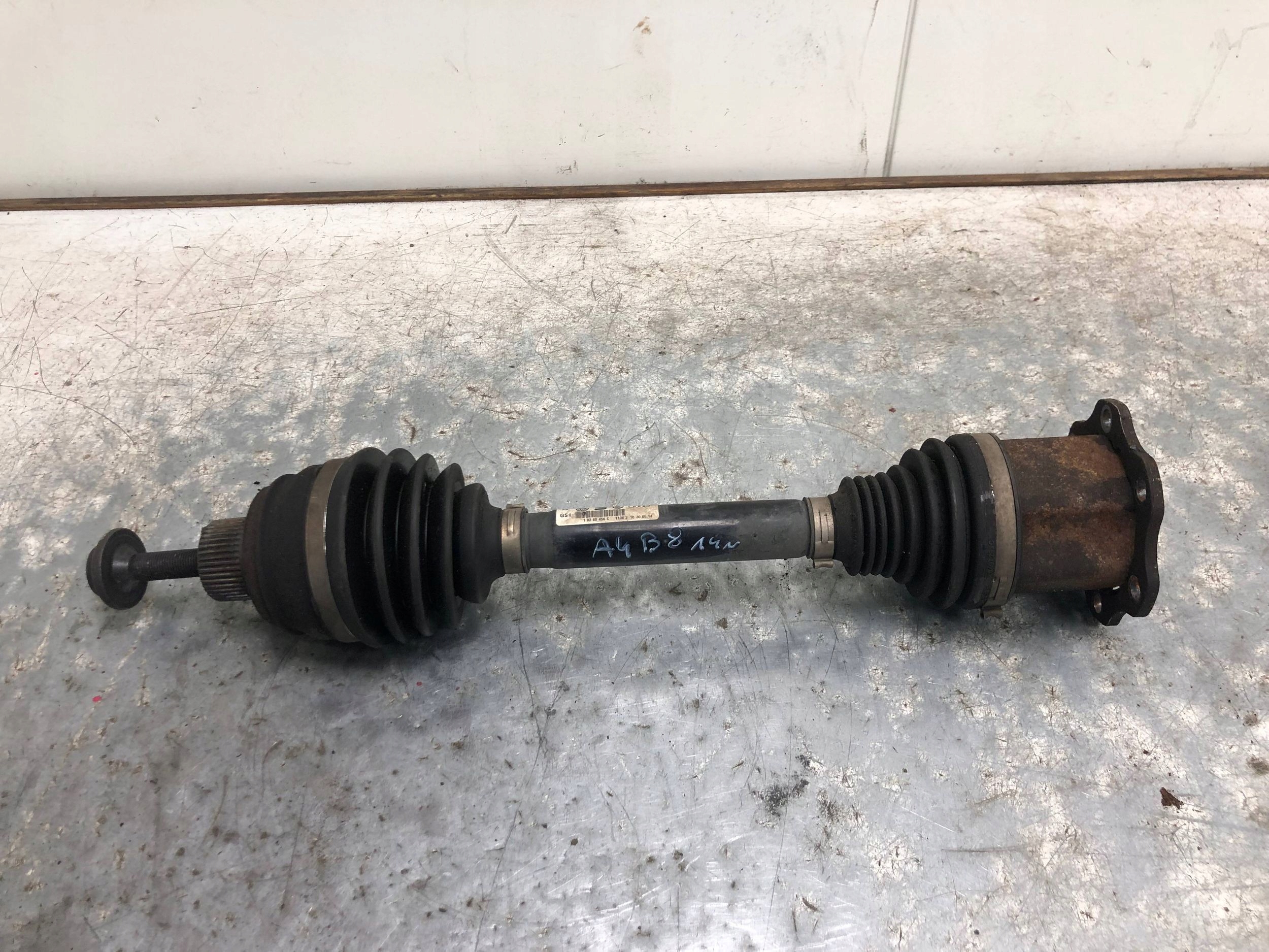 semi-axis front left/right AUDI A4 B8 LIFT sedan 8K0407271AJ