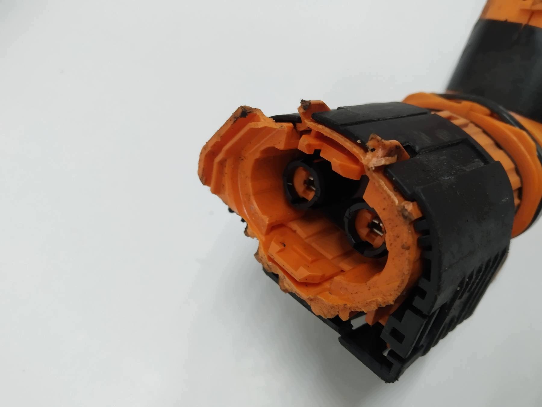 bundle damaged connecting spoiler 240410469R Renault Captur II (2019-)