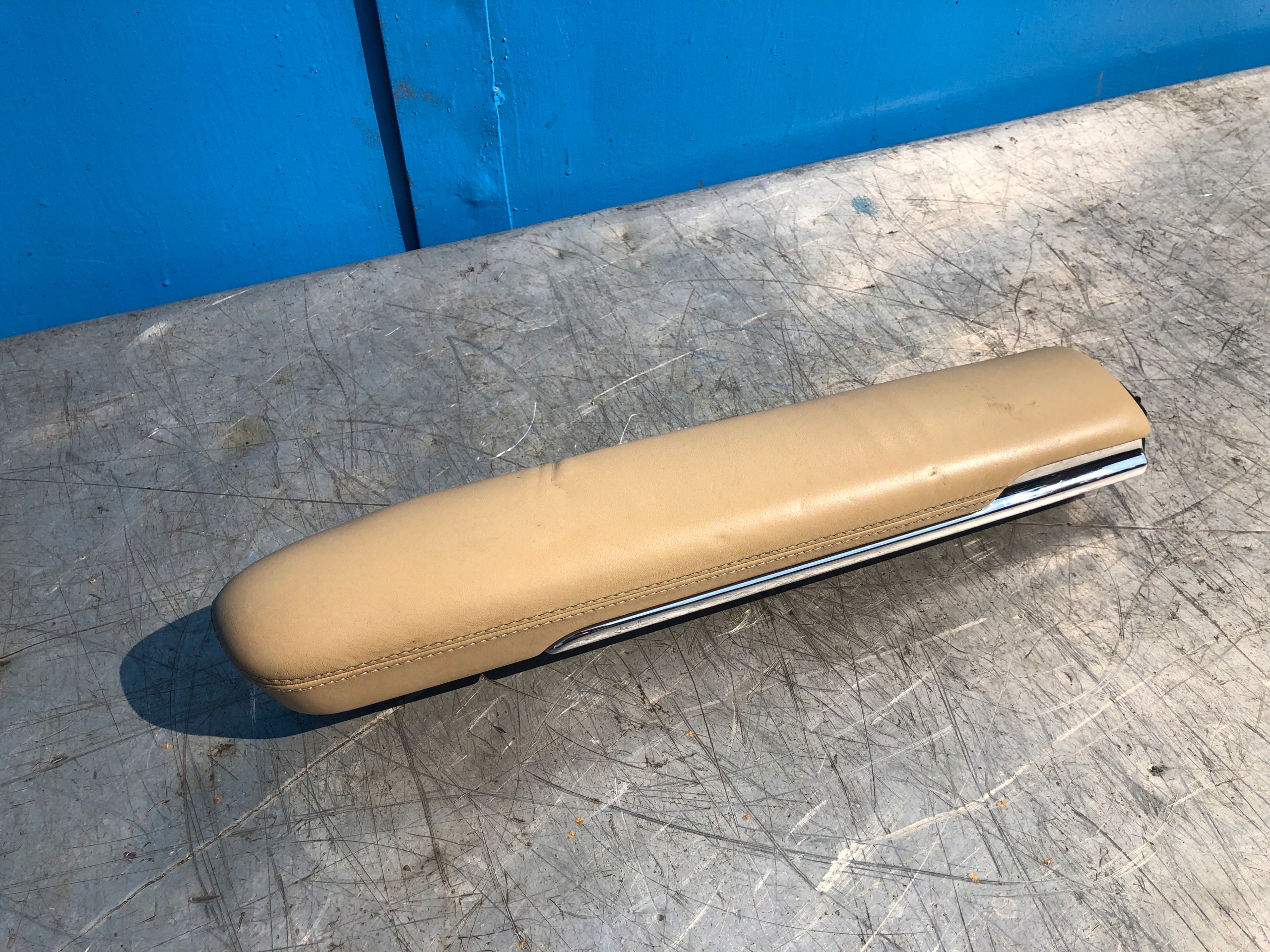 MERCEDES W221 підлокітник бічних дверей лівий передній