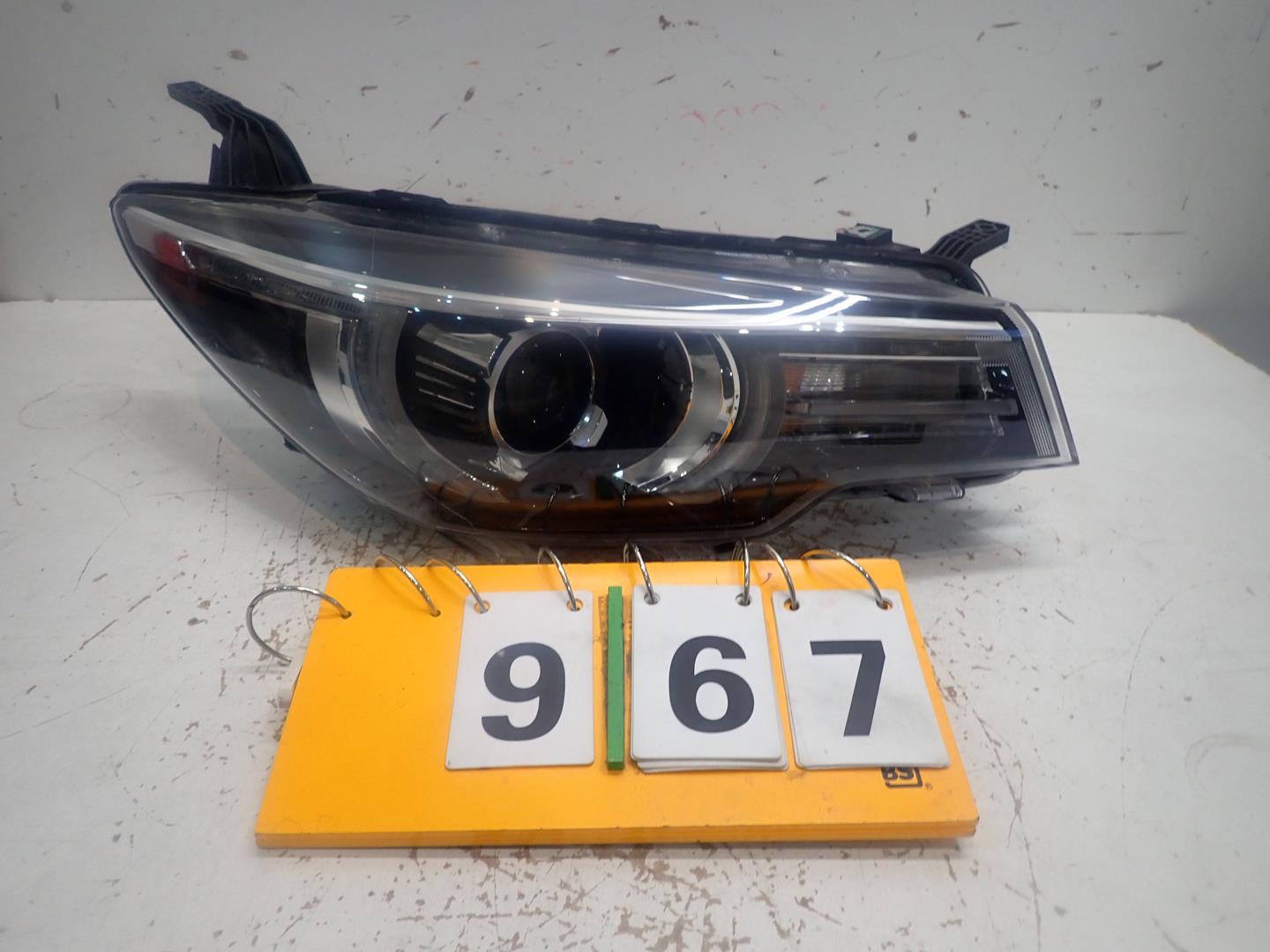 light front front right MG ZS 2017