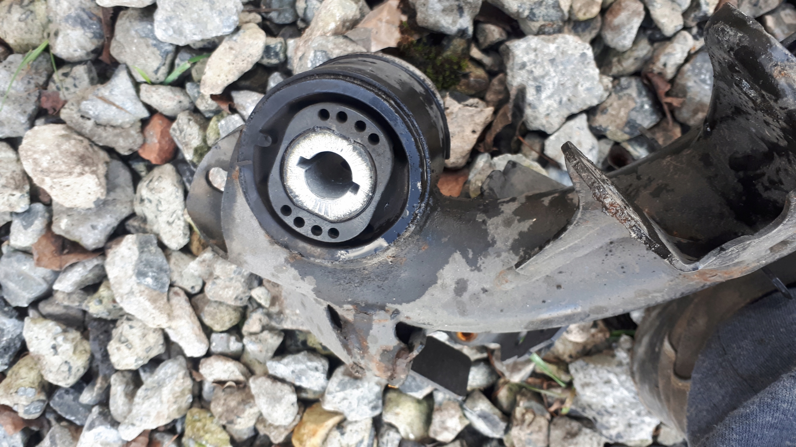 A4 B9 8W ACHSTRÄGER VORDERACHSTRÄGER TRÄGER HECK A5 8W0505235AE