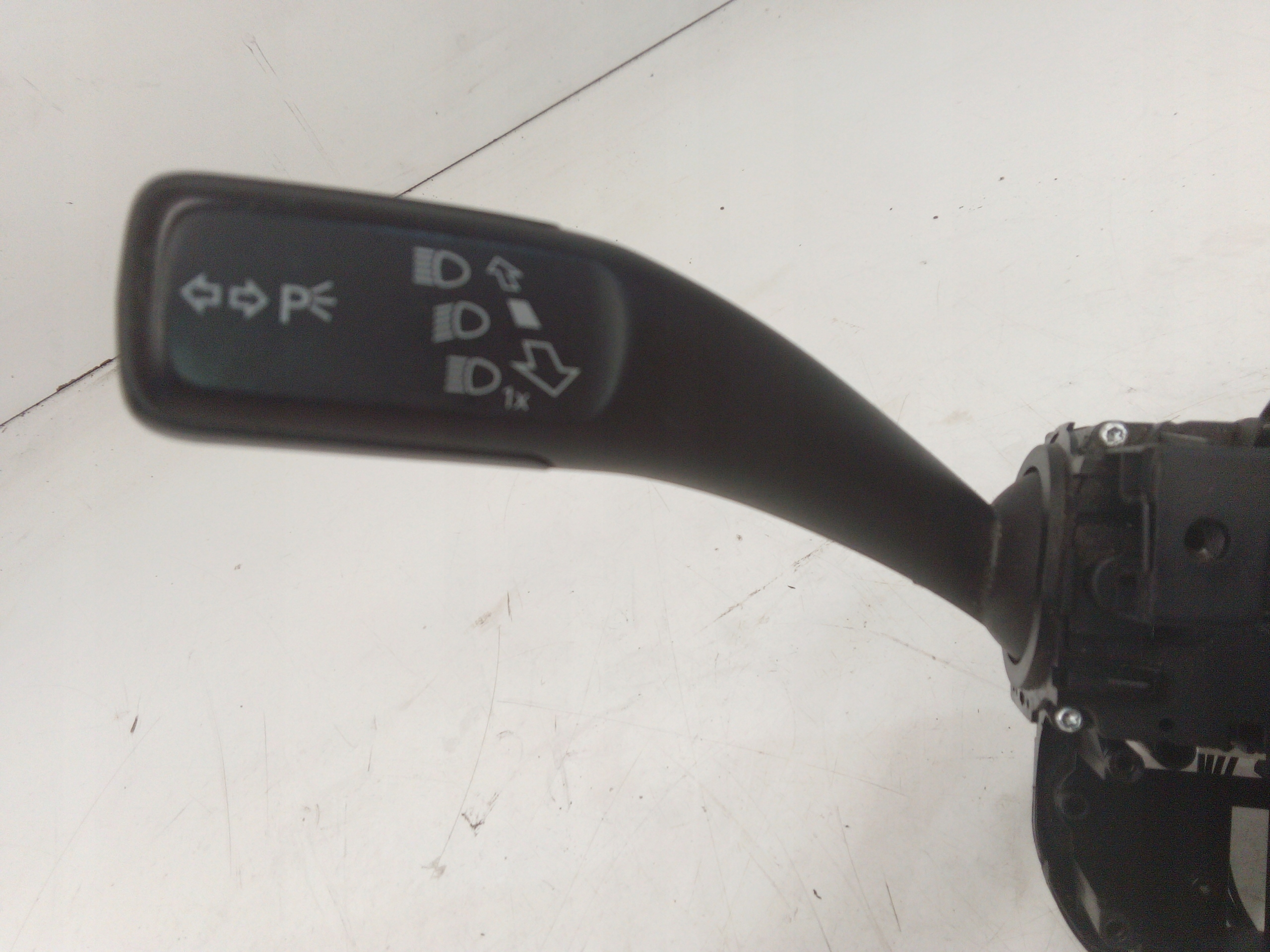 commande levier commodo sous volant AUDI A4 B8 A5 Q5 8K0953502BC