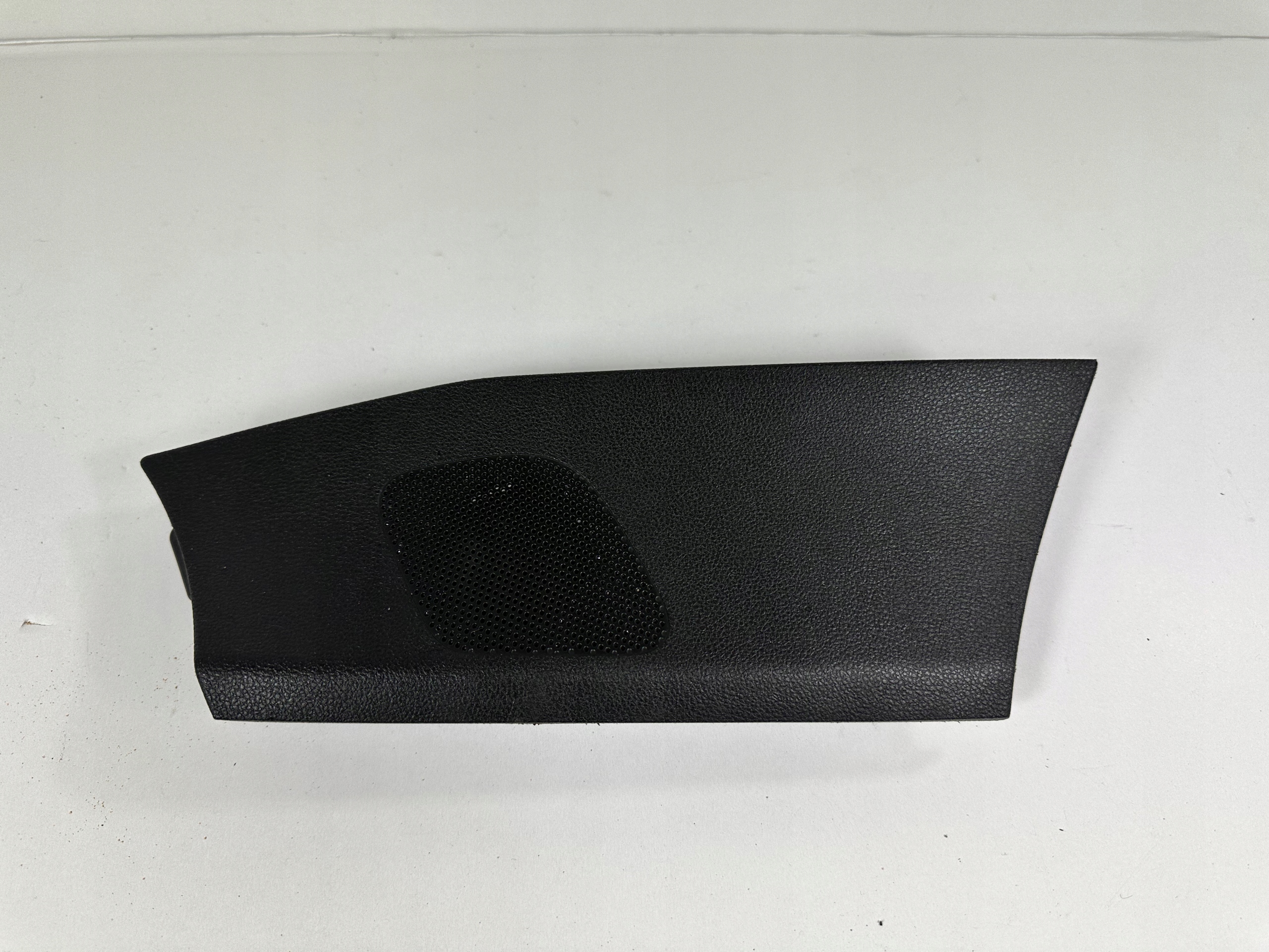 GRAND SCENIC IV защита пластик правая 682116132R 281480008R