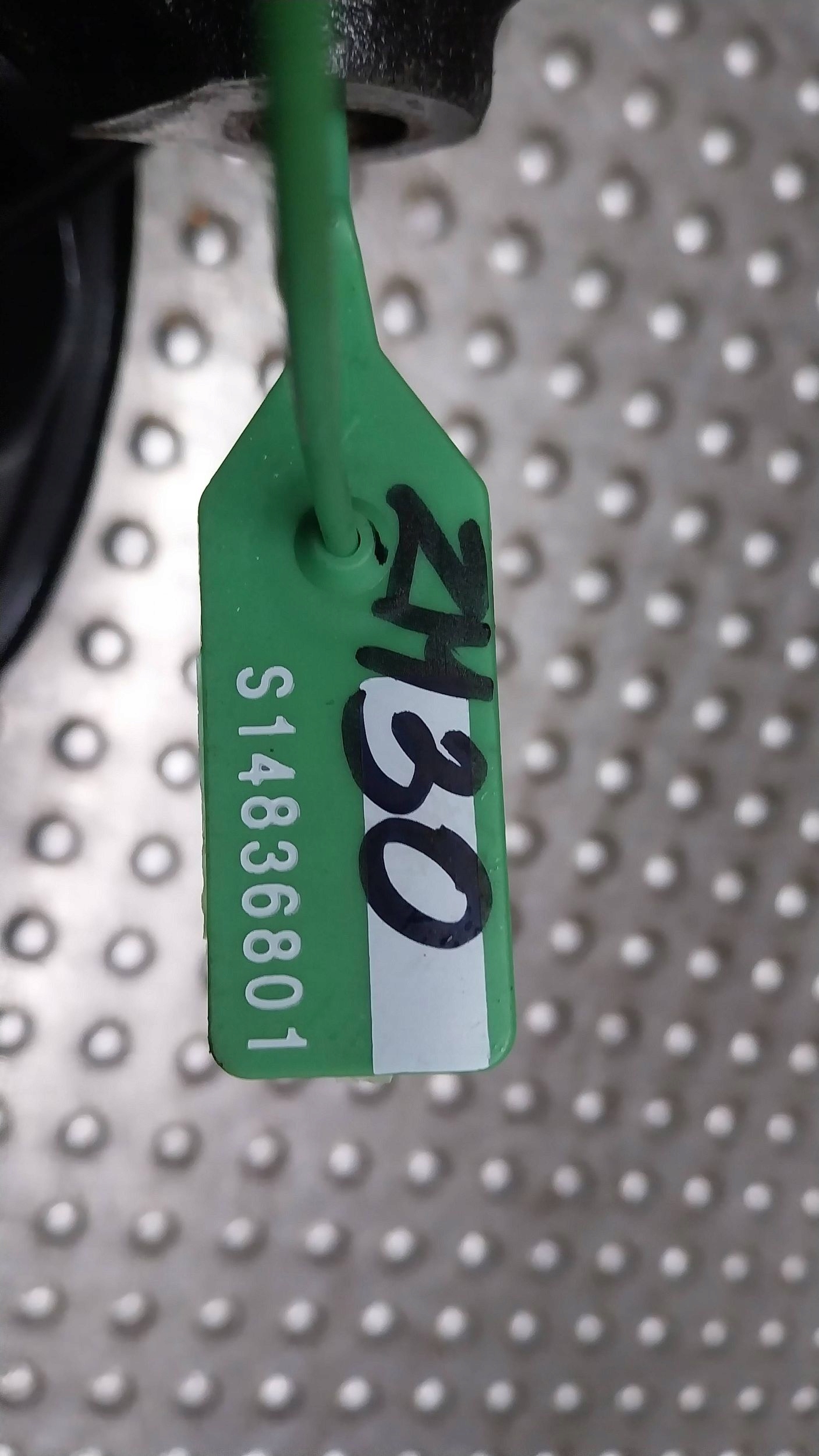 otoč čepu třmen levý předek 6814 MERCEDES A W168