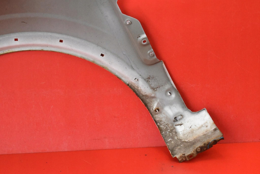 fender right front front BIALY OPEL ANTARA 06-15