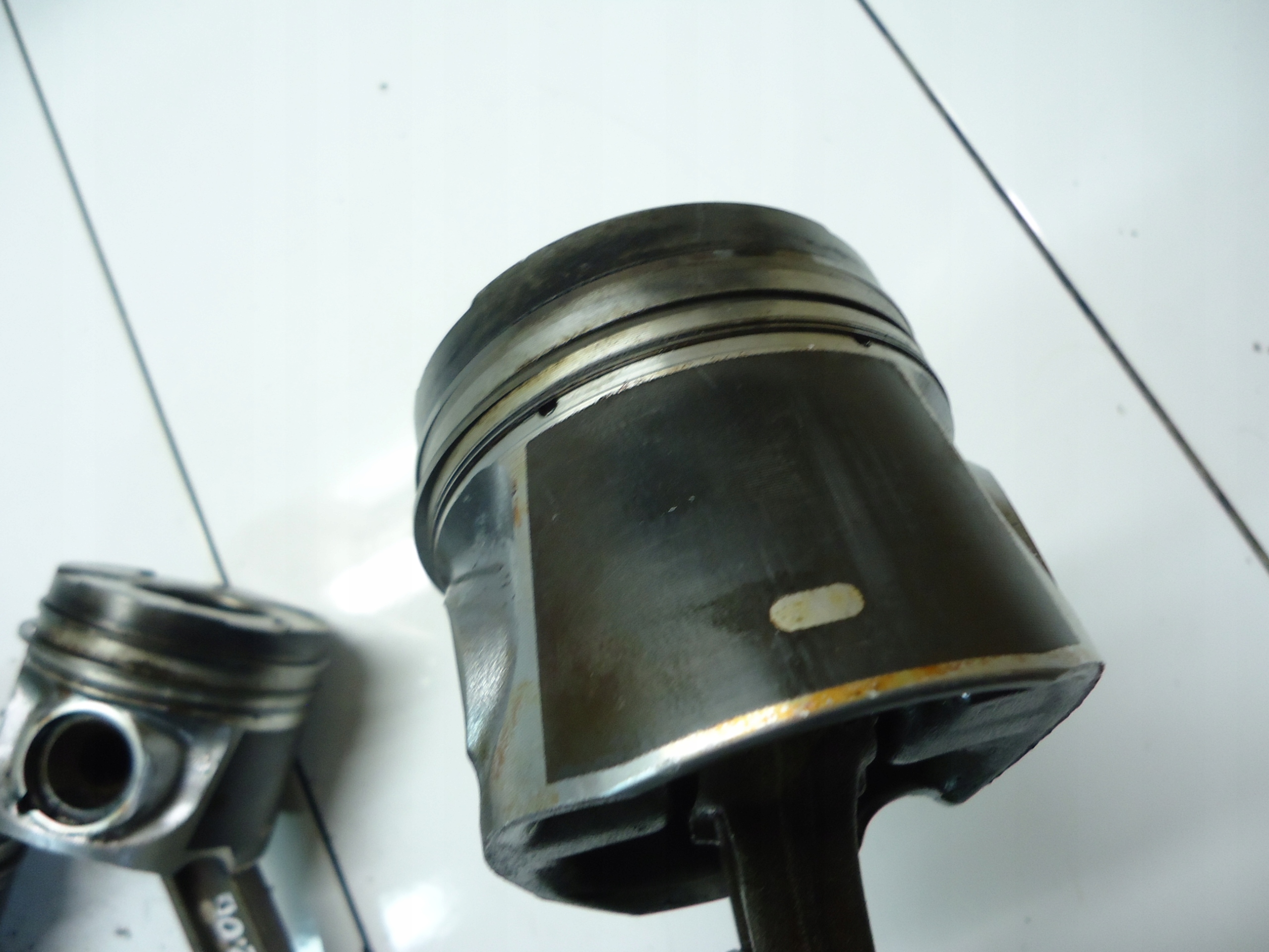 VOLVO S40 S60 V50 2.0 D3 D5204T3 Piston avec bielle