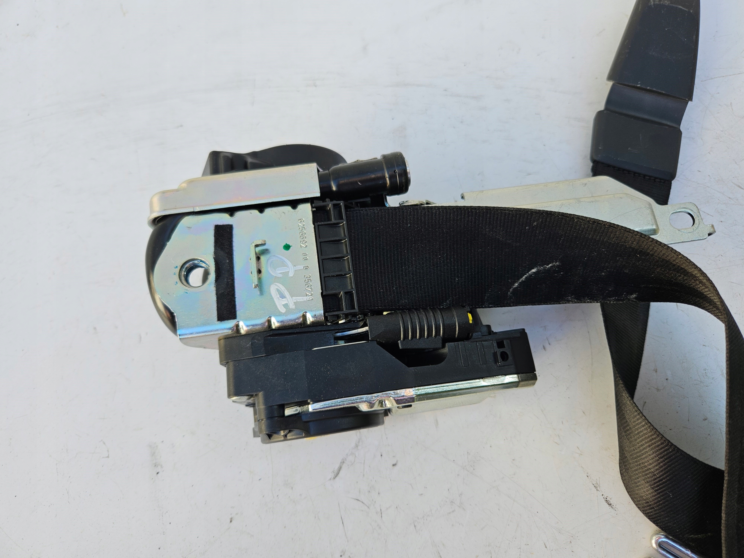 tension belt safety right front front AUDI A4 B9 9W black DOCIAG