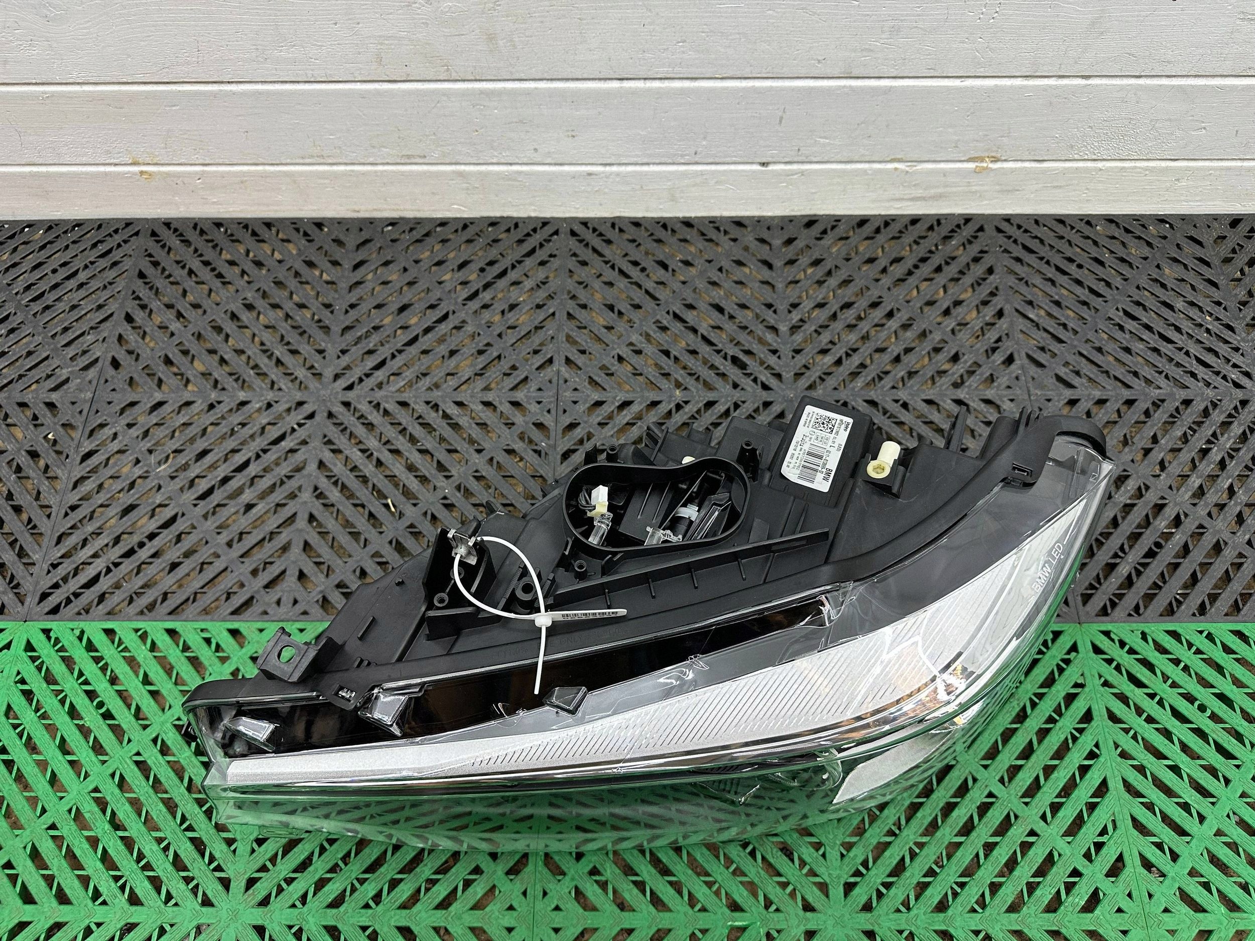 light front side left BMW 4 F32 F33 LCI 8738699