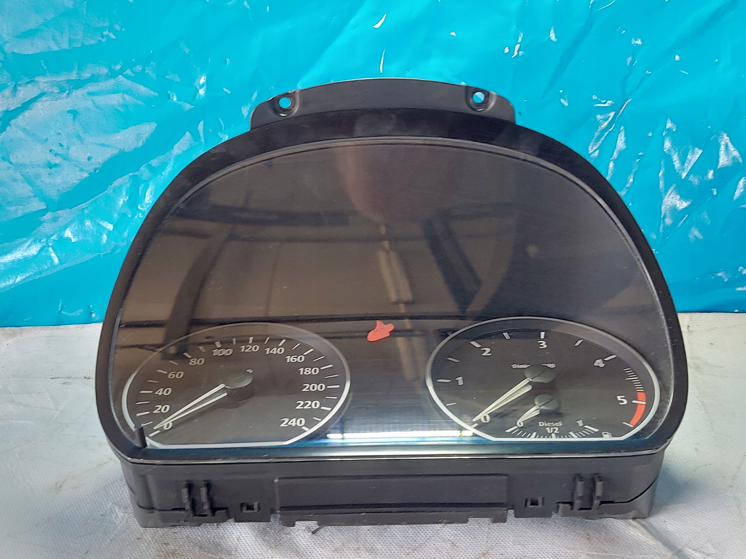 dials clock BMW 1 E87 118D 102495230