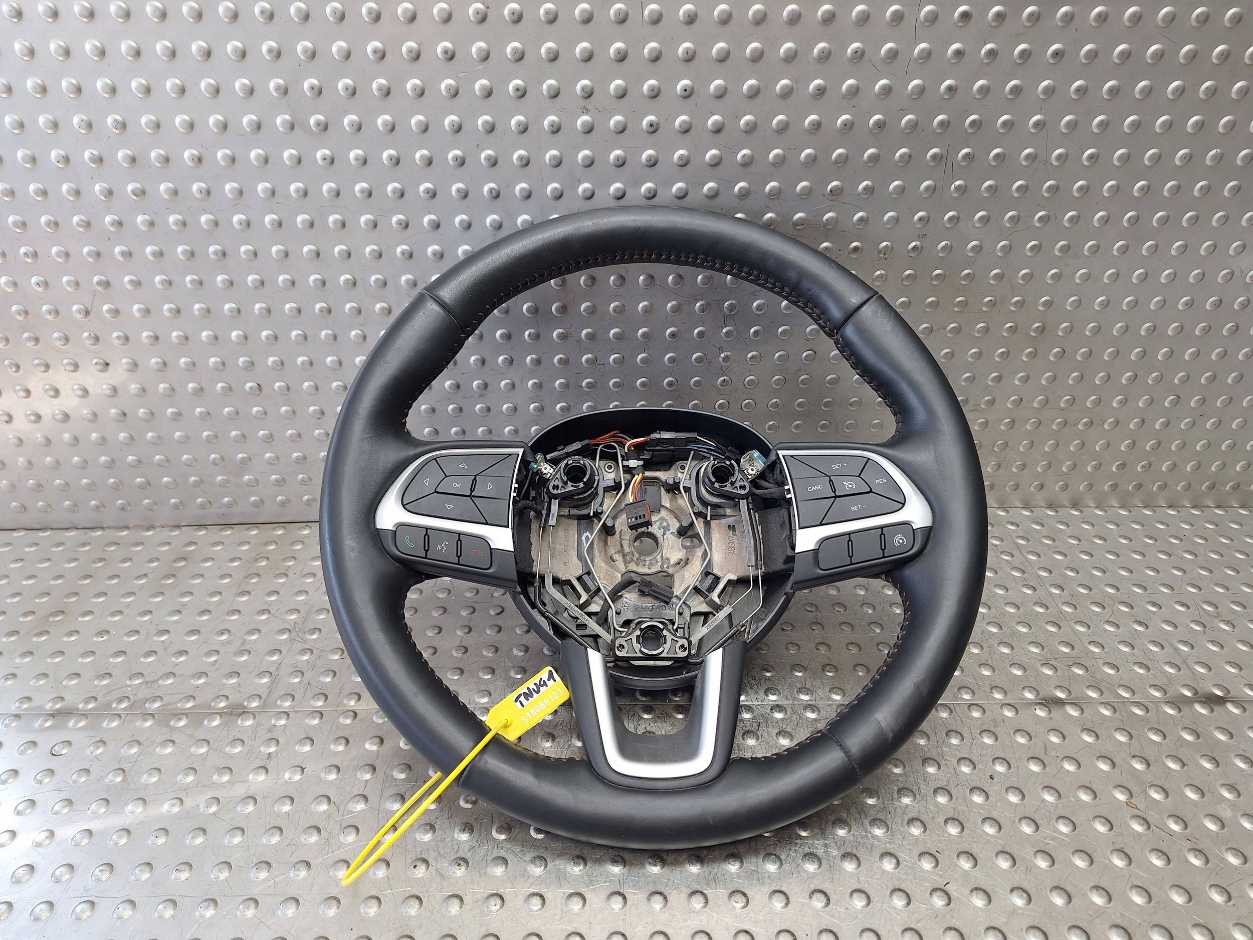 lenkrad Leder JEEP COMPASS II 17- MULTIFUNKCJA
