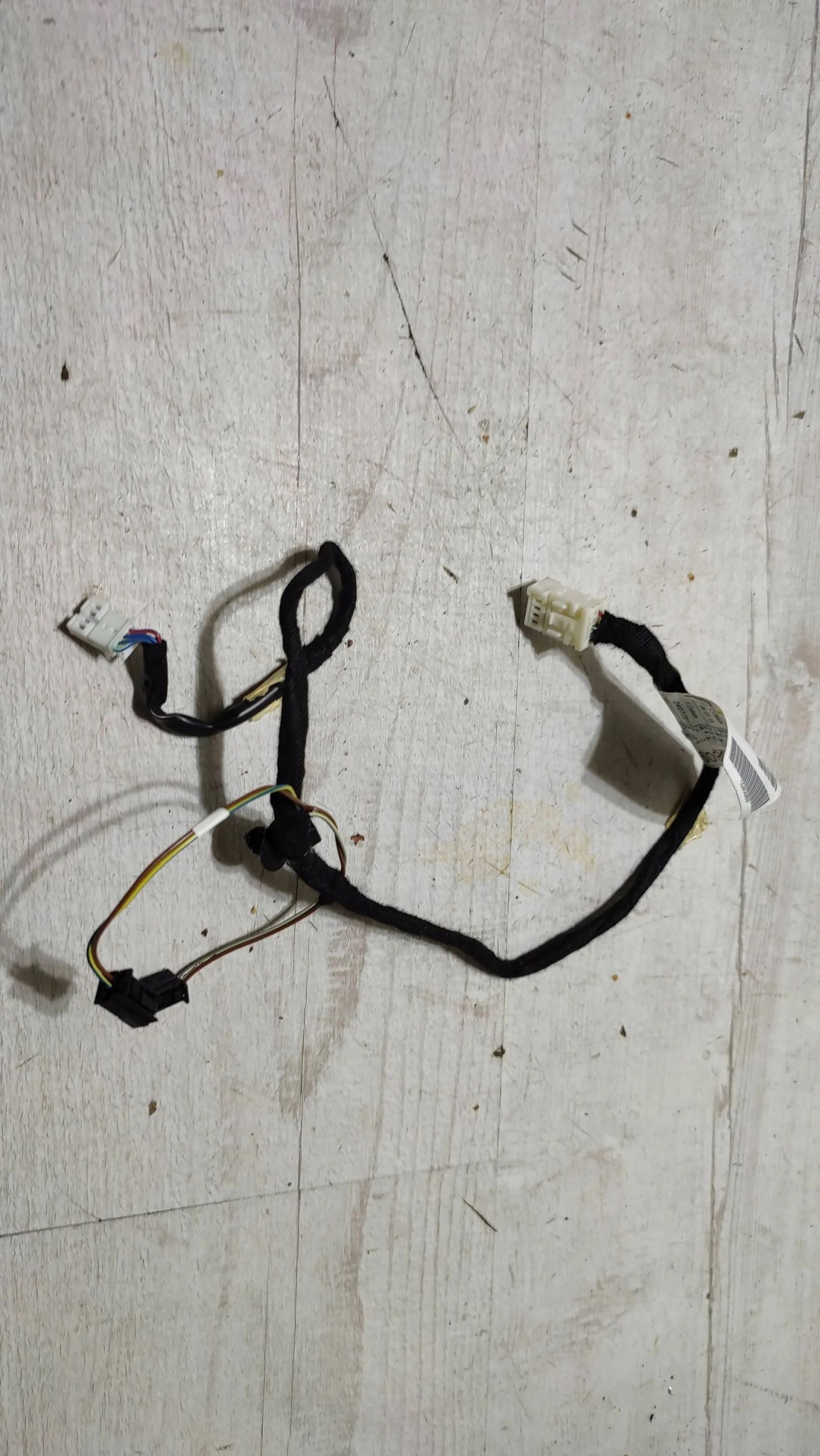 Mercedes-Benz A W176 2017 rear part right bundle przewodow door